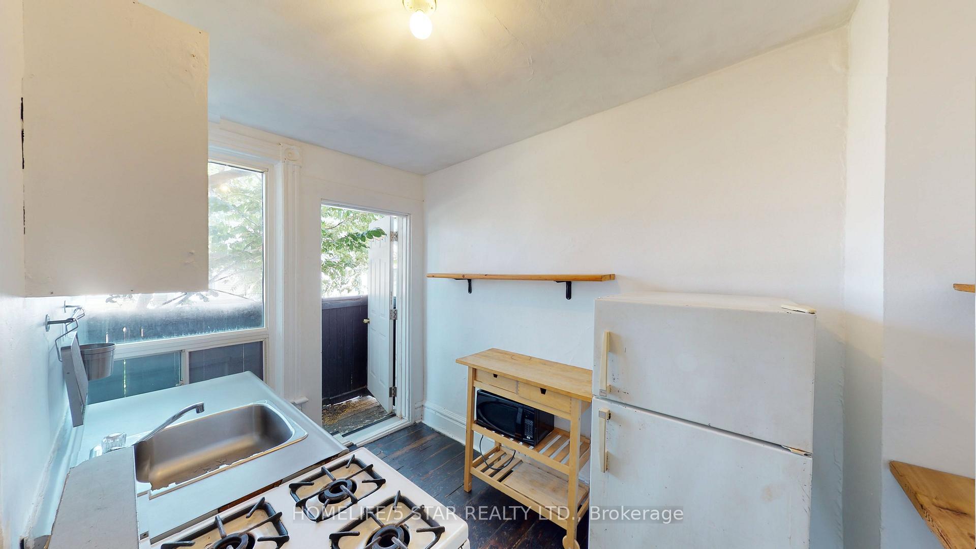 Photo 2 of Unit Apt 2, 39 Humbert Street, Toronto, Trinity-Bellwoods — HOMEH