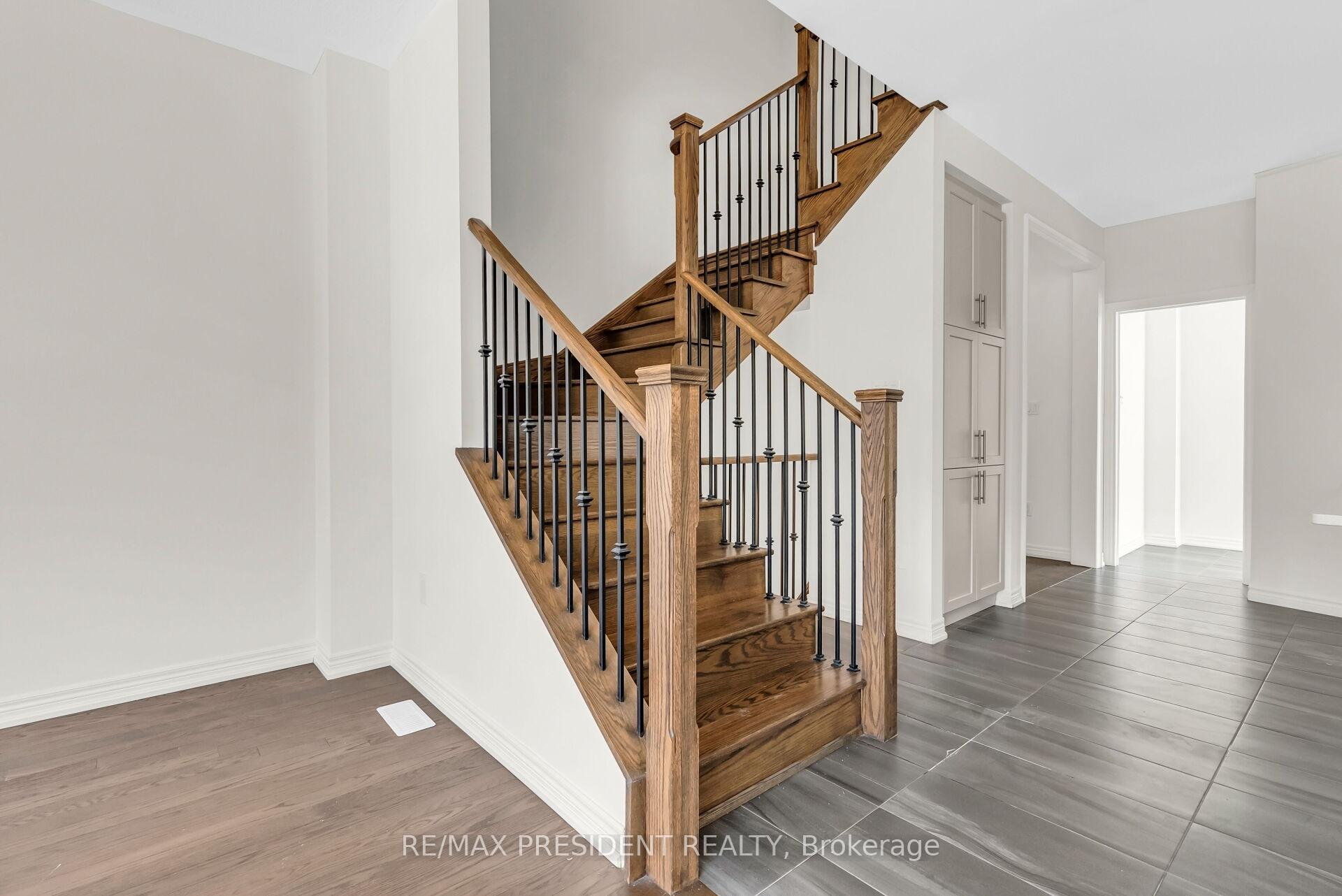Photo 27 of 34 Queenpost Drive E, Brampton, Credit Valley — HOMEH
