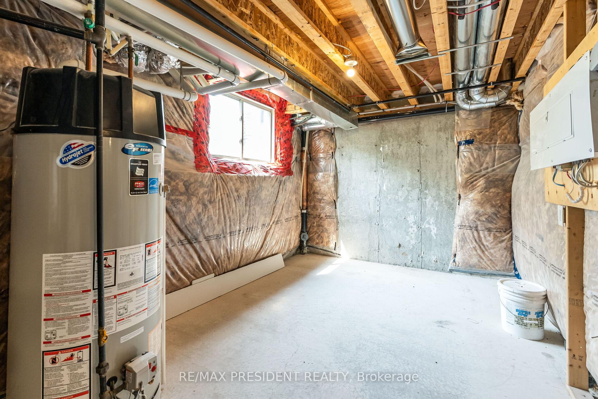 Photo 40 of 34 Queenpost Drive E, Brampton, Credit Valley — HOMEH