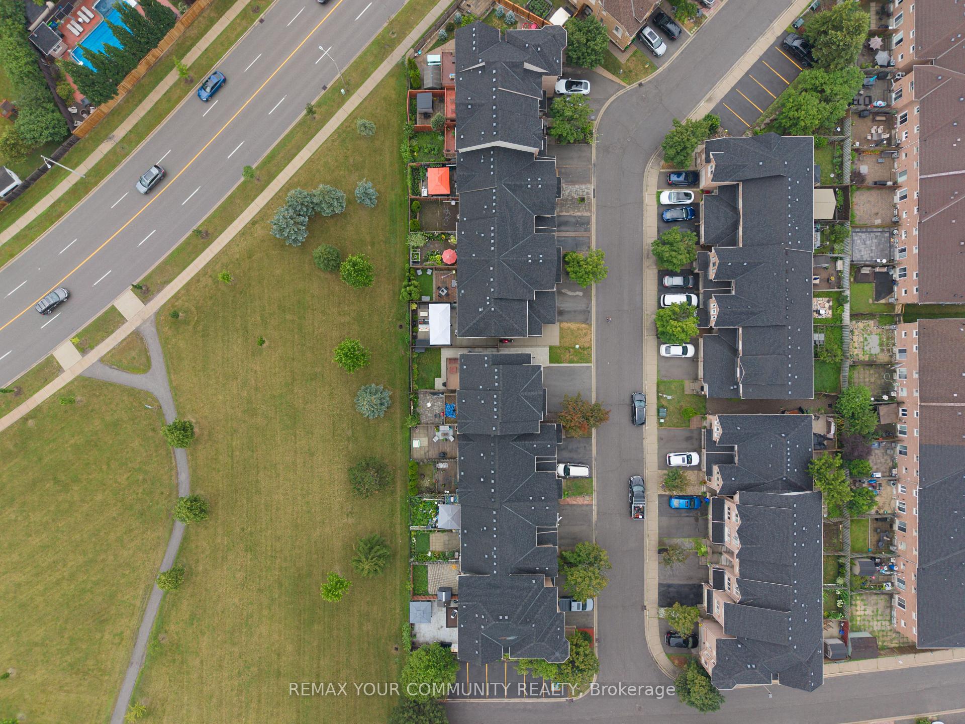 Photo 35 of 40 Tania Crescent, Vaughan, Maple — HOMEH