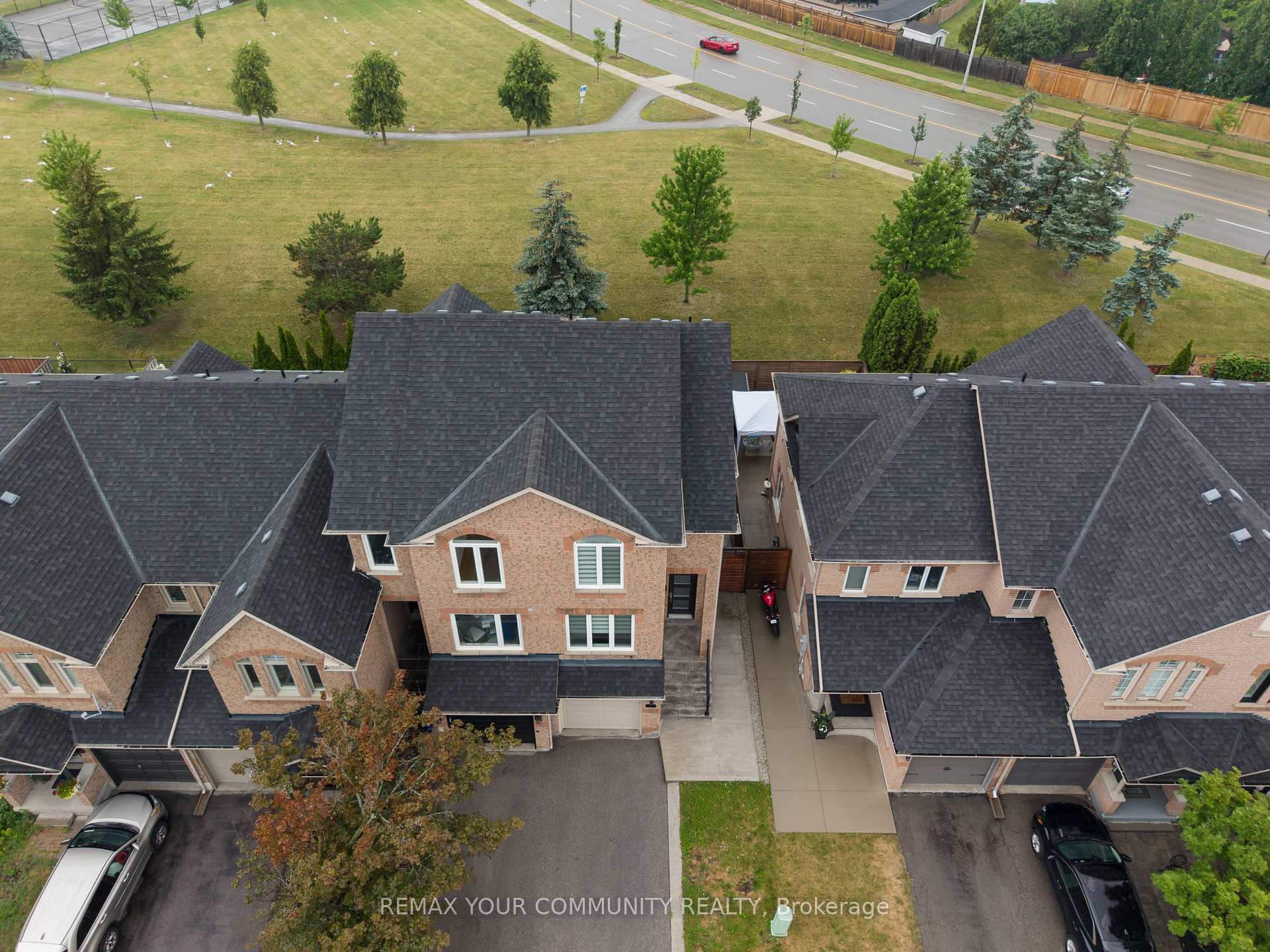 Photo 7 of 40 Tania Crescent, Vaughan, Maple — HOMEH