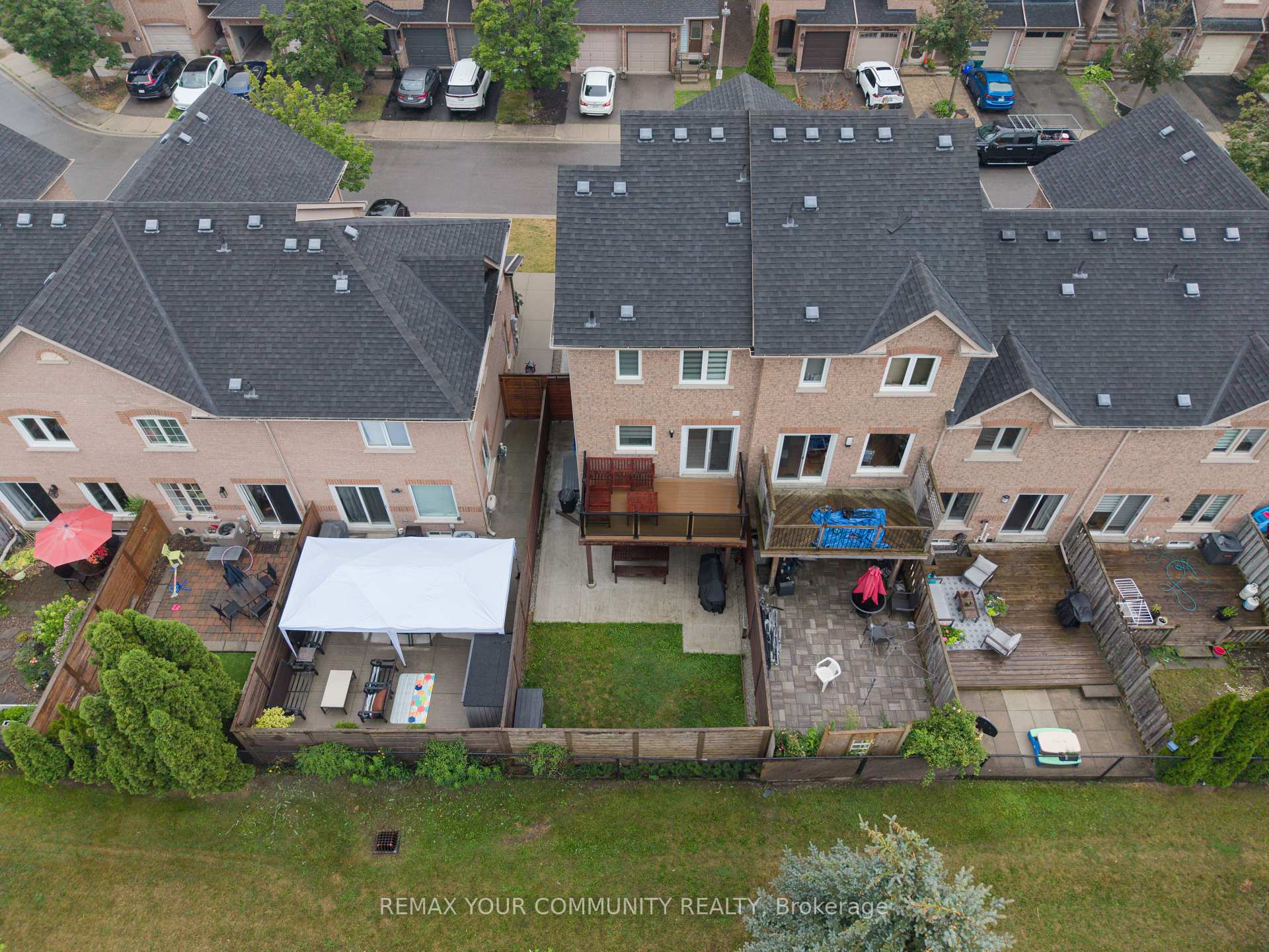 Photo 39 of 40 Tania Crescent, Vaughan, Maple — HOMEH