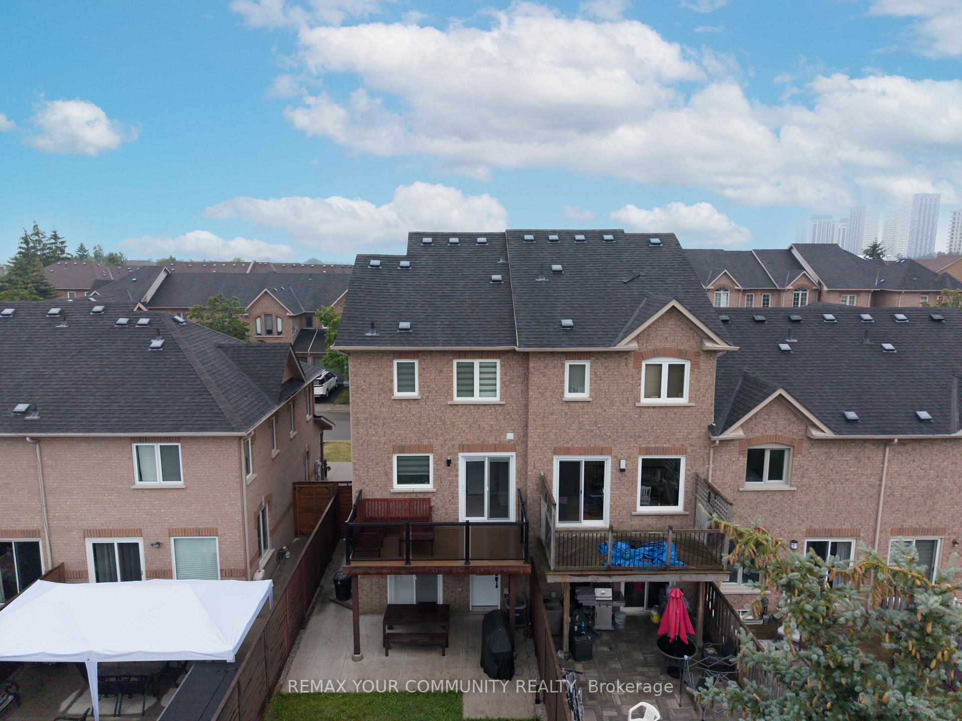 Photo 30 of 40 Tania Crescent, Vaughan, Maple — HOMEH