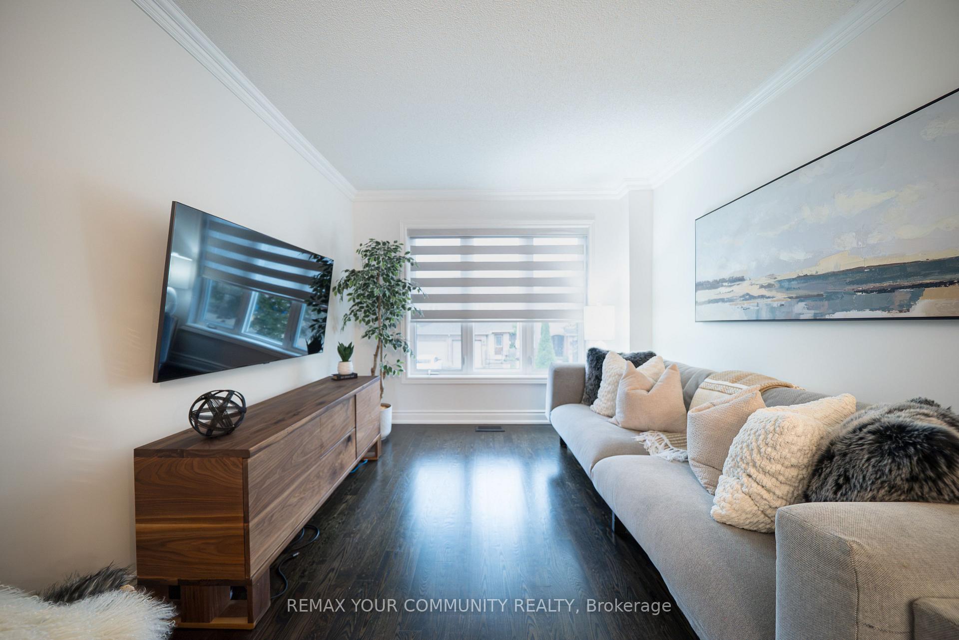 Photo 11 of 40 Tania Crescent, Vaughan, Maple — HOMEH