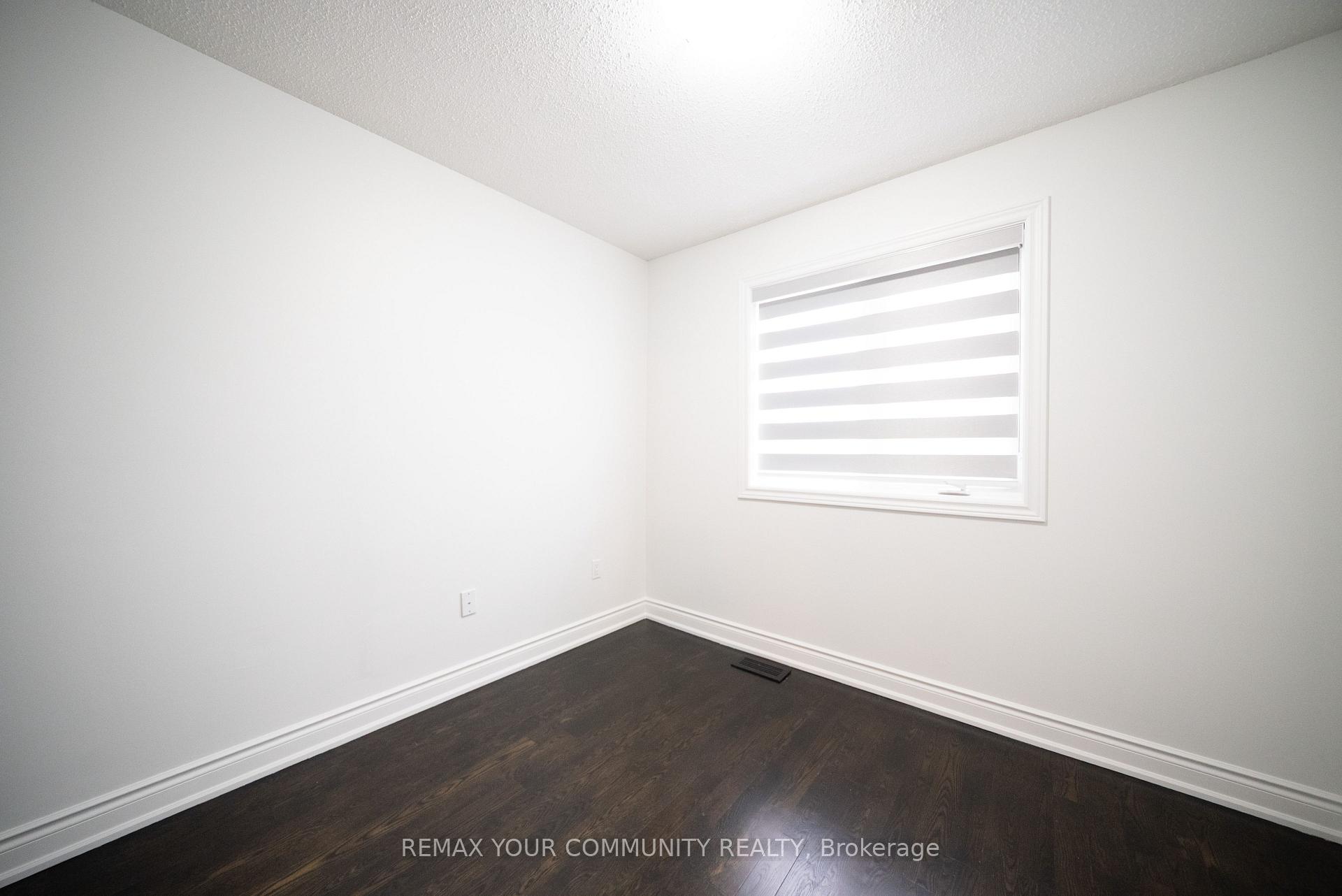 Photo 18 of 40 Tania Crescent, Vaughan, Maple — HOMEH