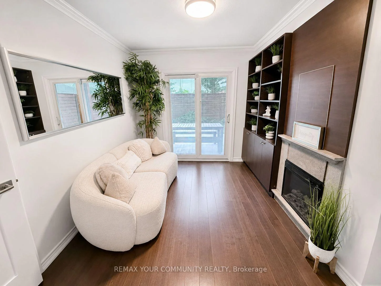 Photo 2 of 40 Tania Crescent, Vaughan, Maple — HOMEH