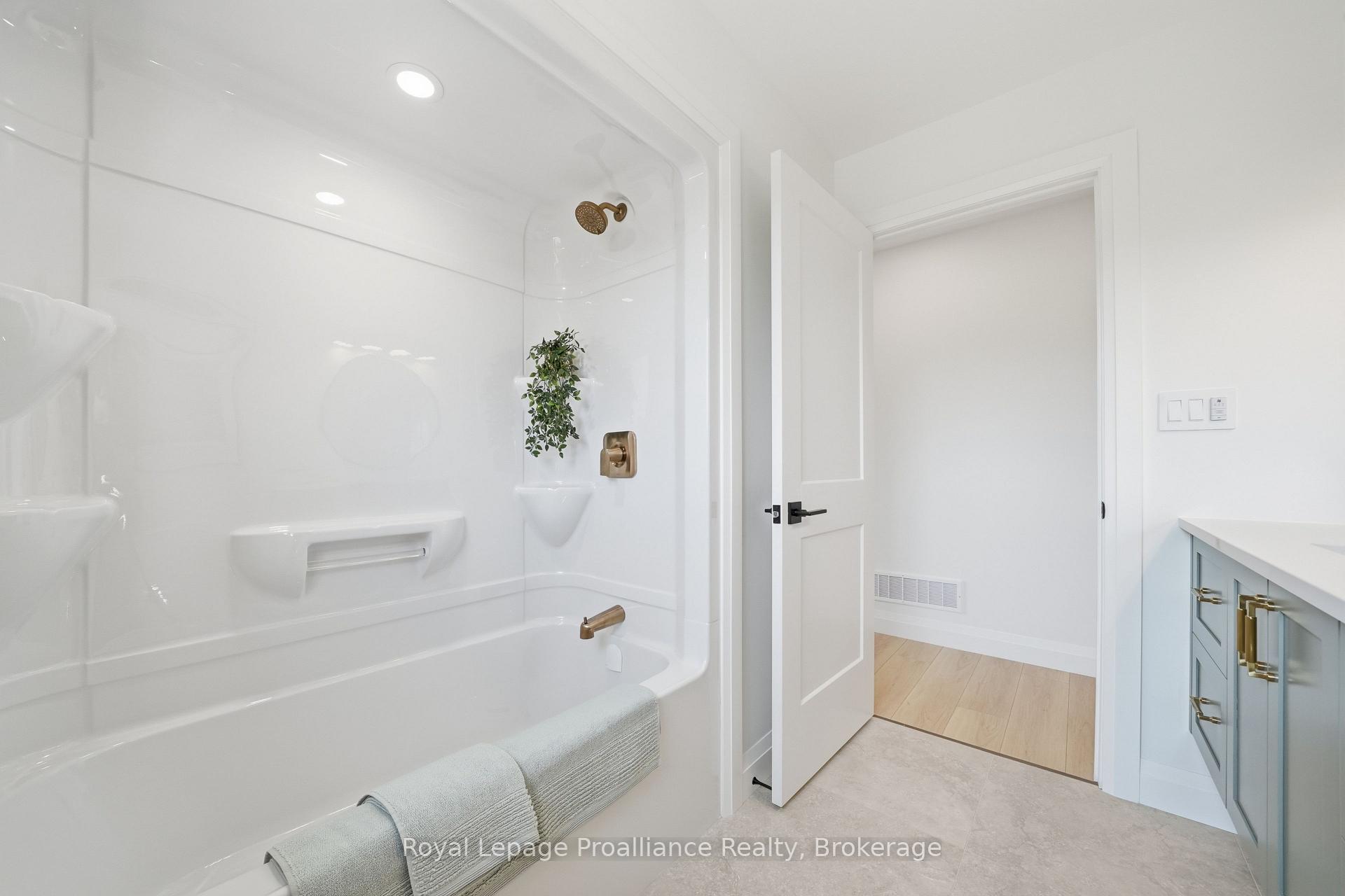 Photo 31 of 393 Michael's Way, Prince Edward County, Ameliasburg Ward — HOMEH