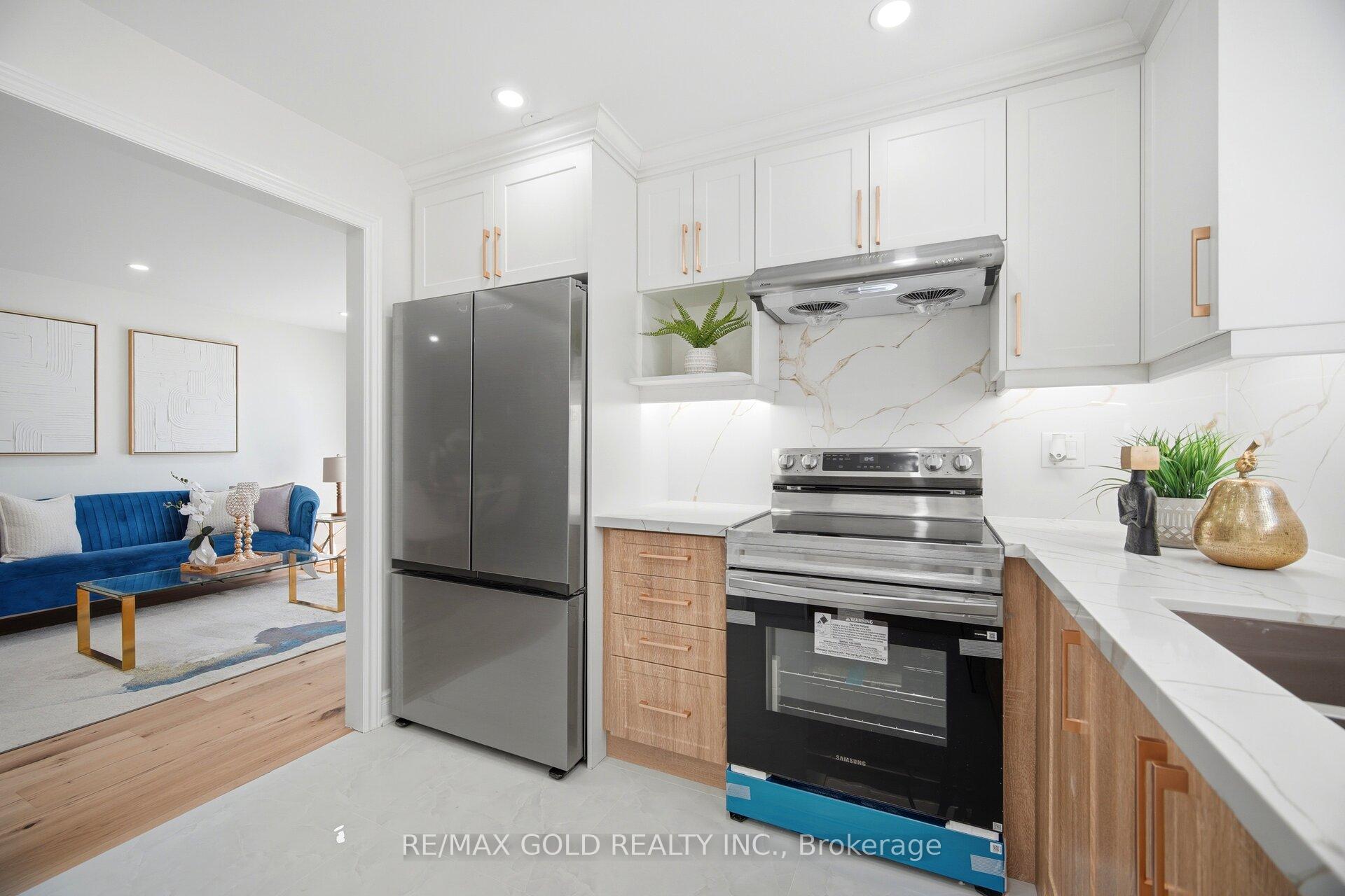Photo 15 of 8 Athlone Avenue, Brampton, Avondale — HOMEH