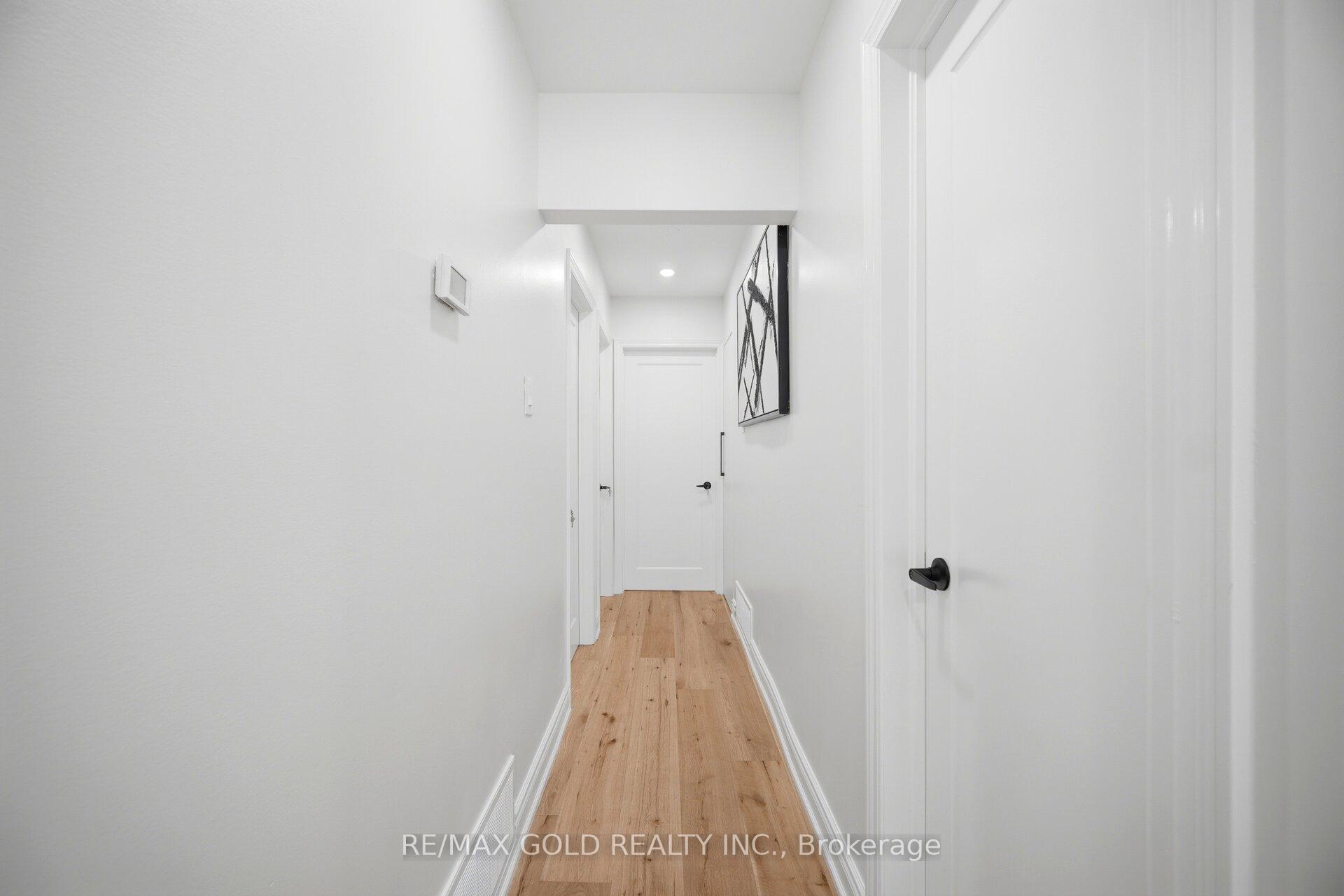 Photo 16 of 8 Athlone Avenue, Brampton, Avondale — HOMEH