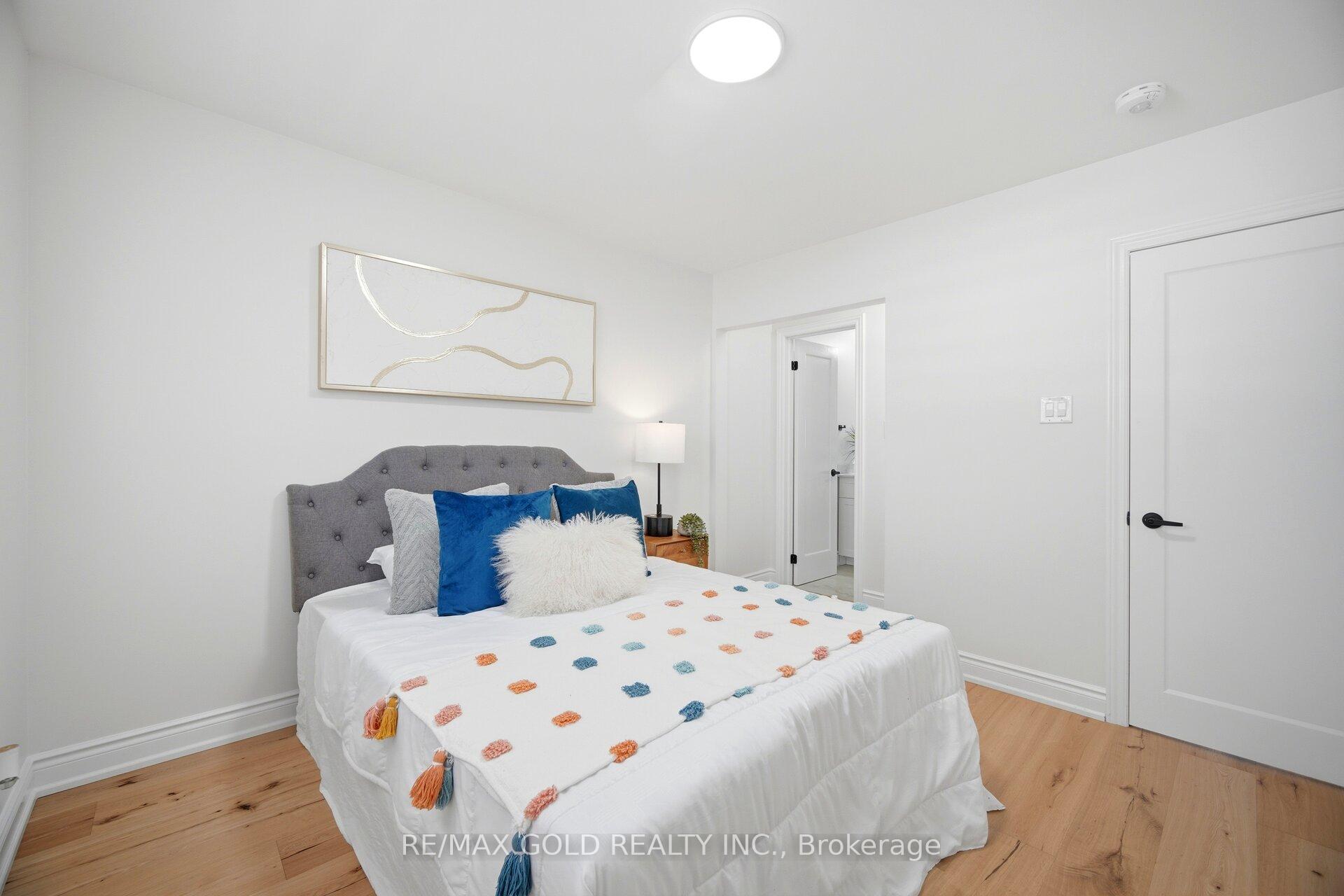 Photo 20 of 8 Athlone Avenue, Brampton, Avondale — HOMEH