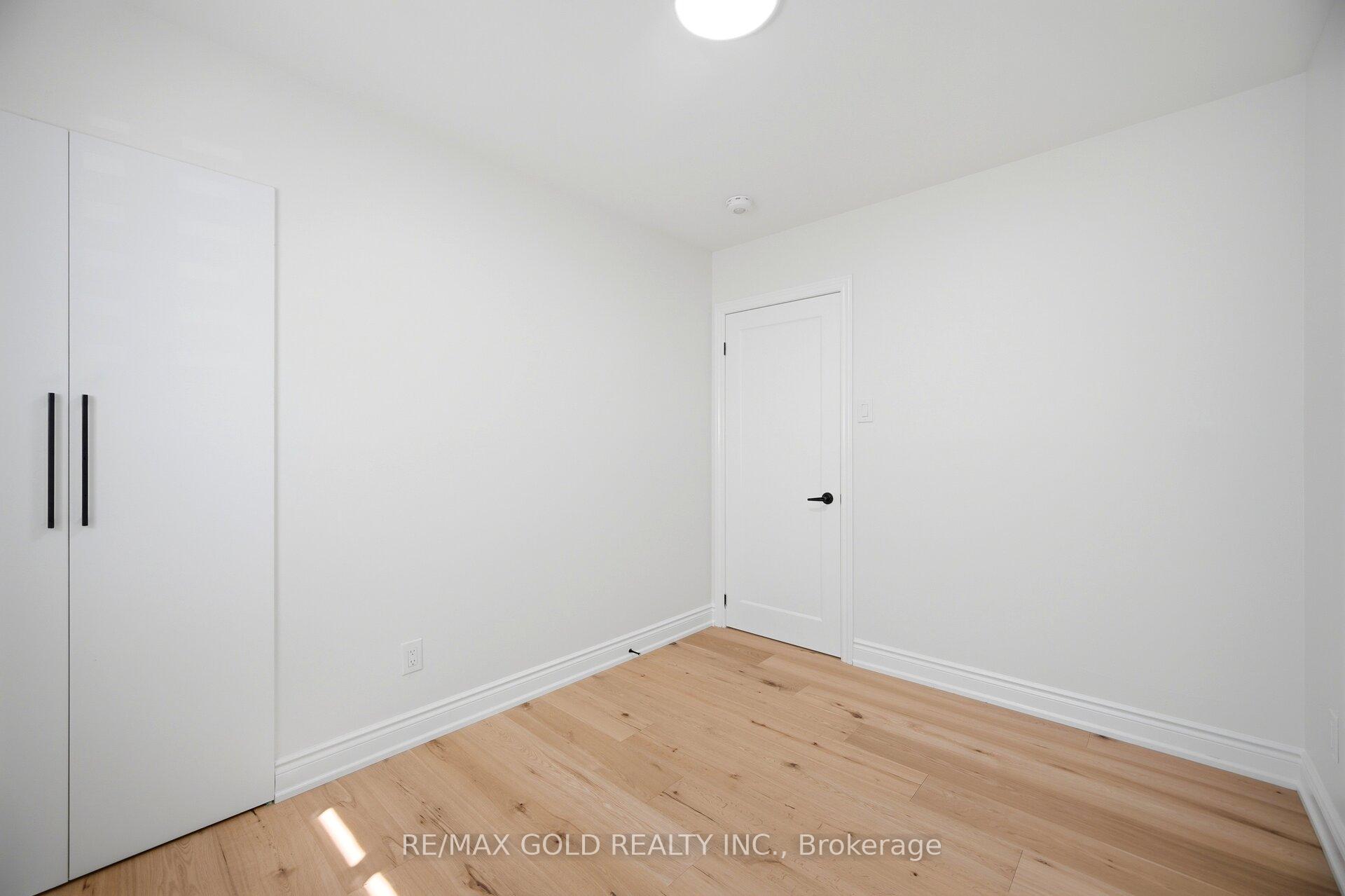 Photo 25 of 8 Athlone Avenue, Brampton, Avondale — HOMEH