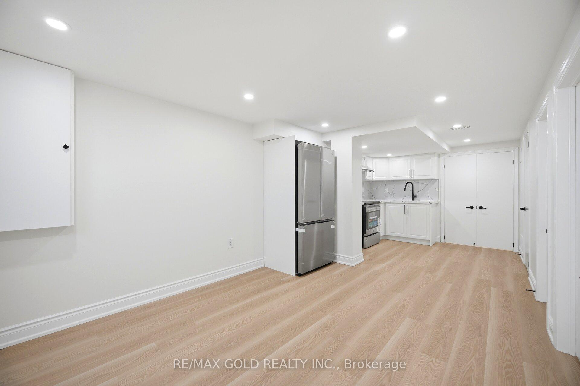 Photo 34 of 8 Athlone Avenue, Brampton, Avondale — HOMEH
