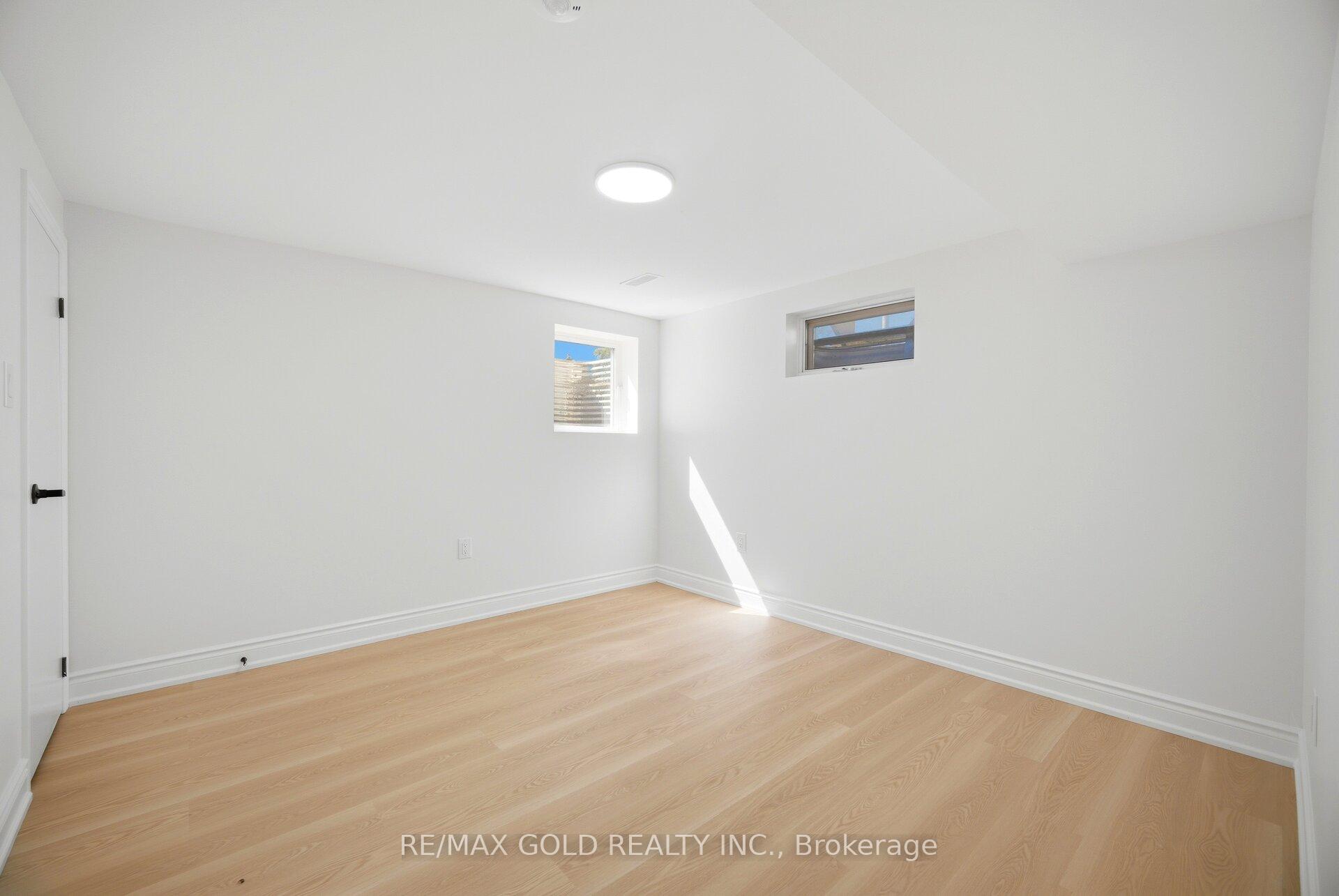 Photo 35 of 8 Athlone Avenue, Brampton, Avondale — HOMEH