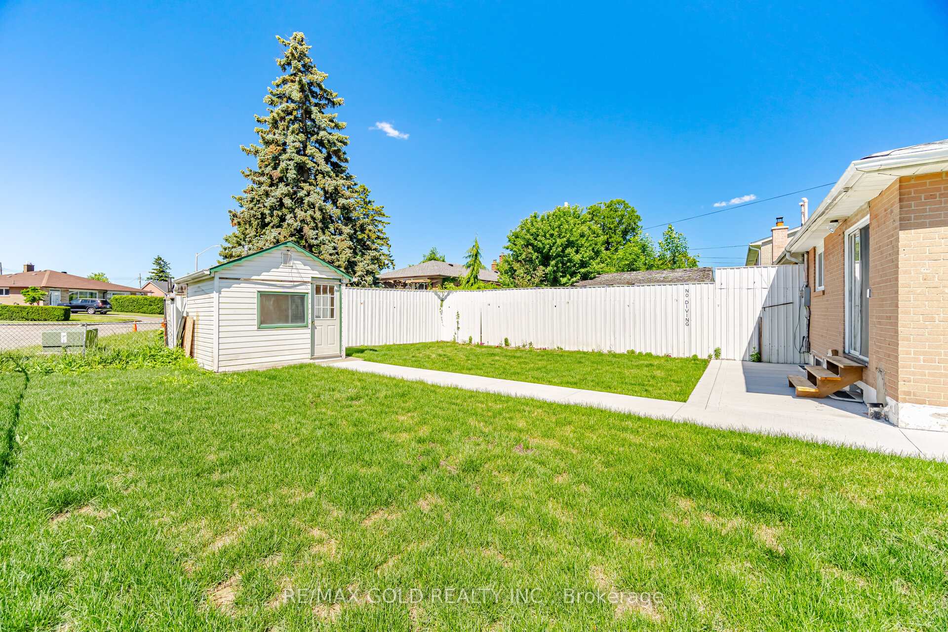 Photo 46 of 8 Athlone Avenue, Brampton, Avondale — HOMEH