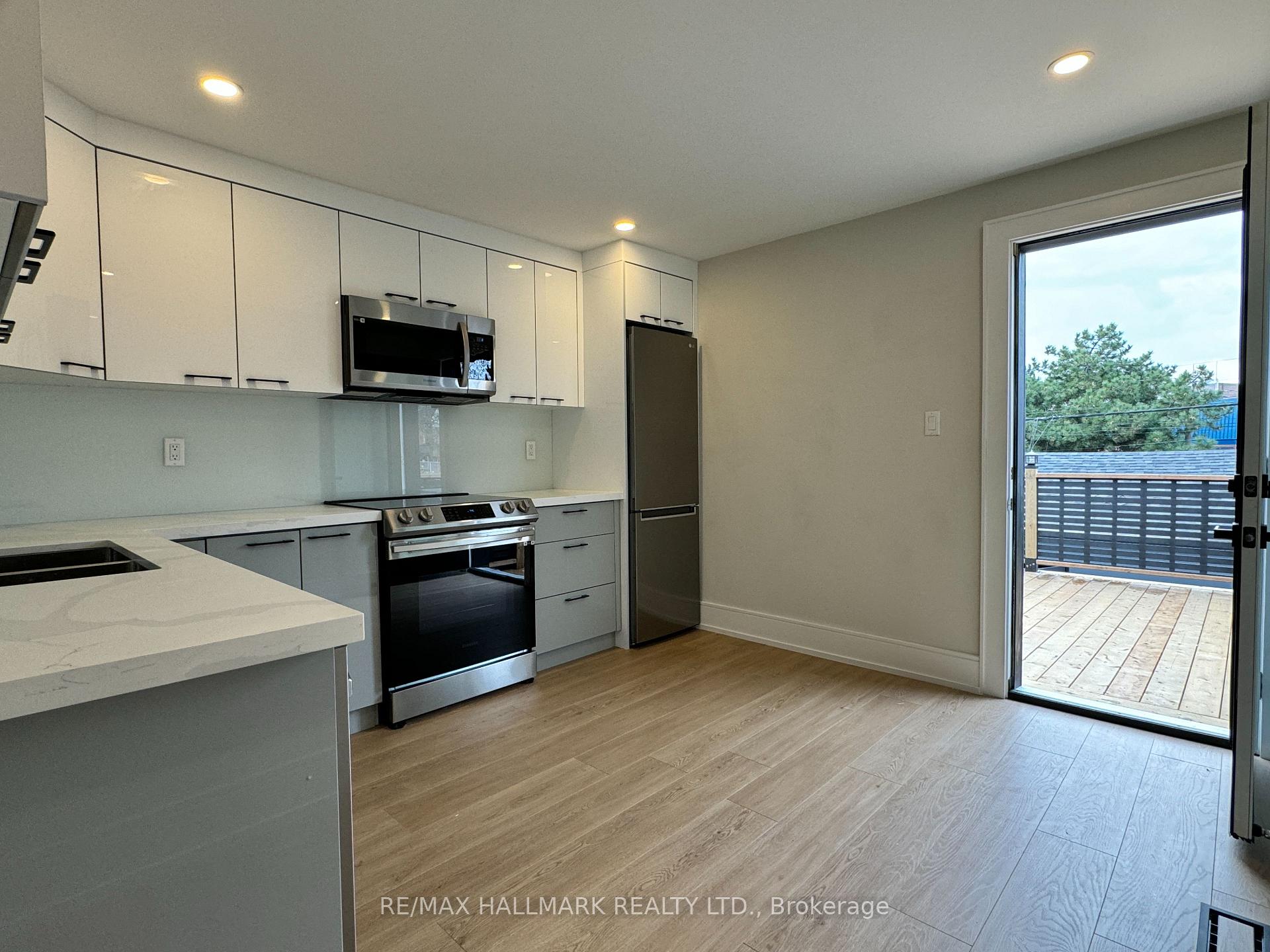 Photo 2 of Unit Upper, 116 Bellevue Avenue, Toronto, Kensington-Chinatown — HOMEH