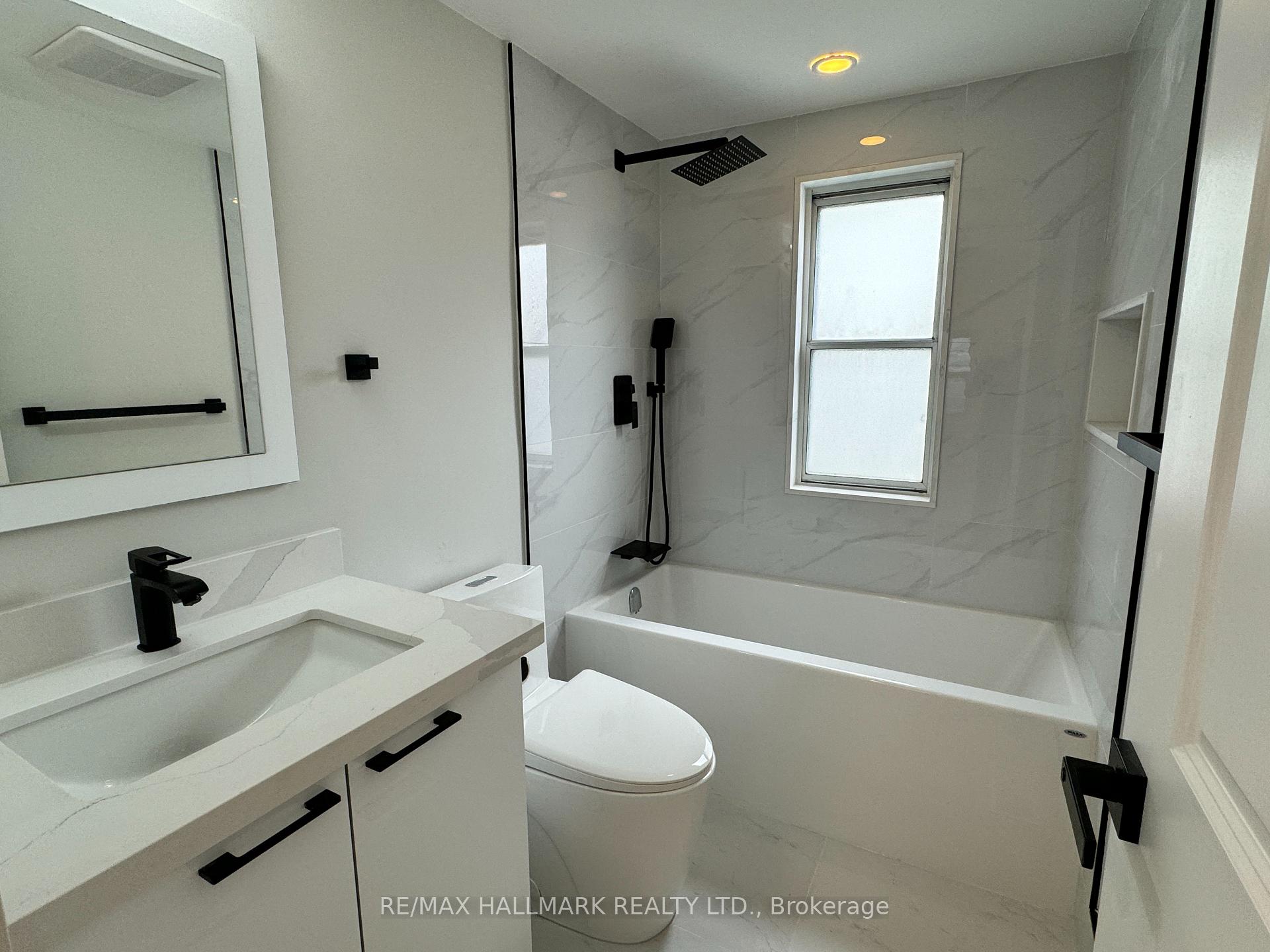 Photo 3 of Unit Upper, 116 Bellevue Avenue, Toronto, Kensington-Chinatown — HOMEH