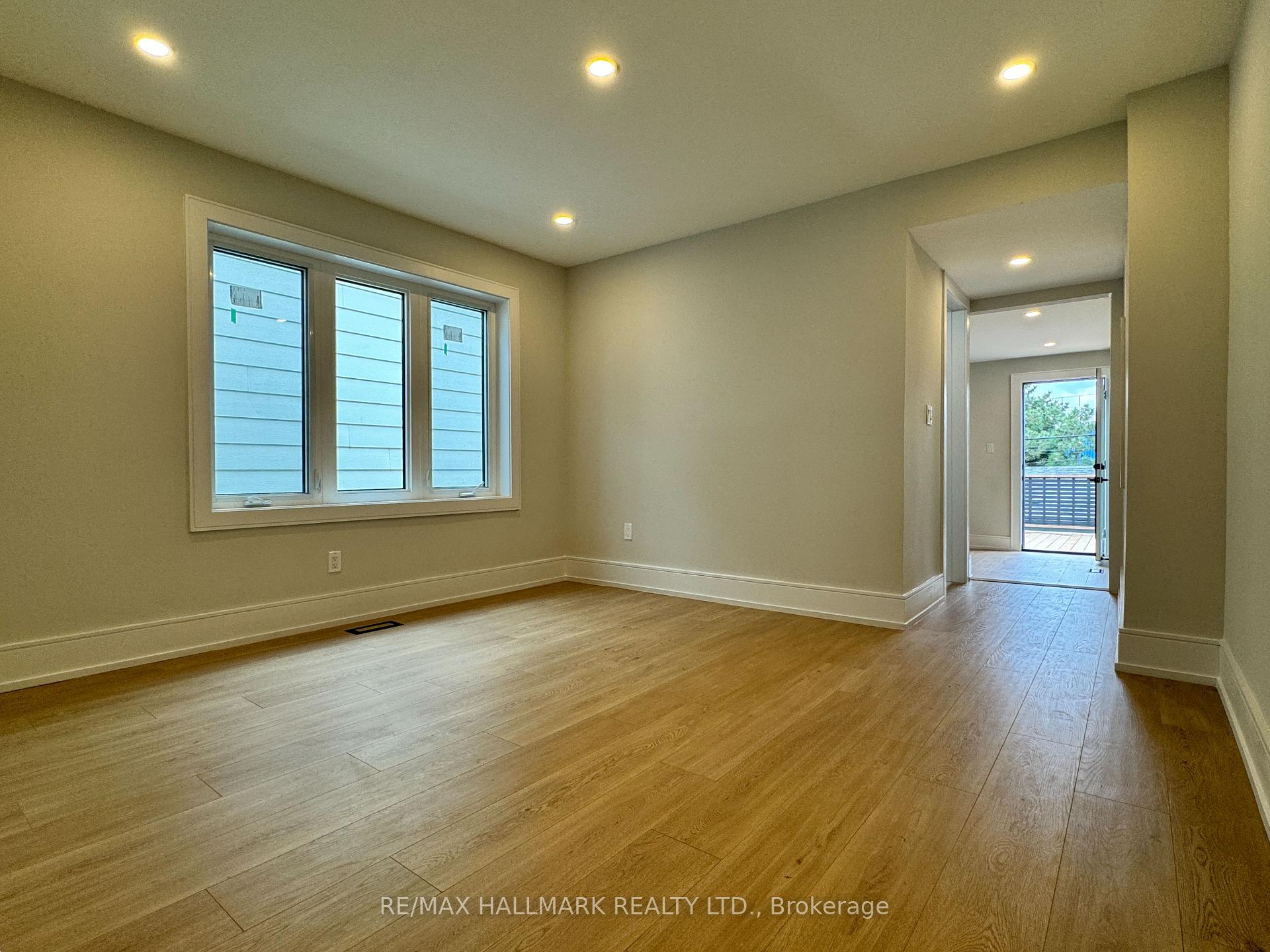 Photo 5 of Unit Upper, 116 Bellevue Avenue, Toronto, Kensington-Chinatown — HOMEH