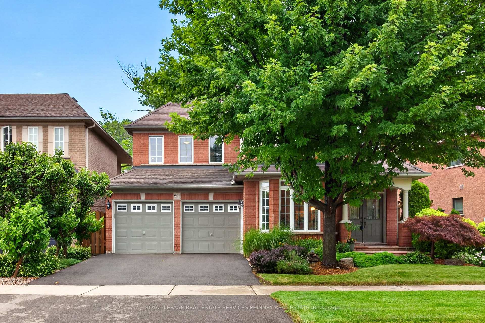 Photo 1 of 211 Creek Path Avenue, Oakville, Bronte — HOMEH