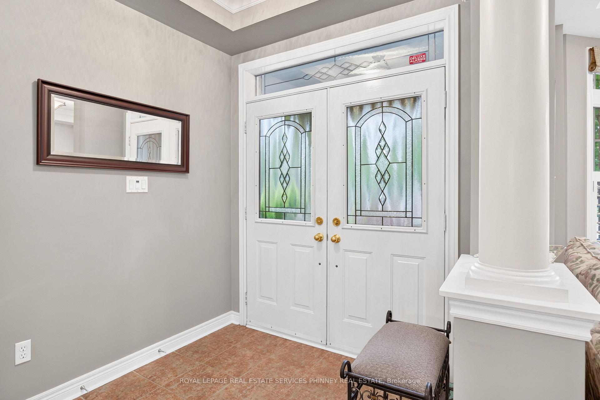 Photo 4 of 211 Creek Path Avenue, Oakville, Bronte — HOMEH
