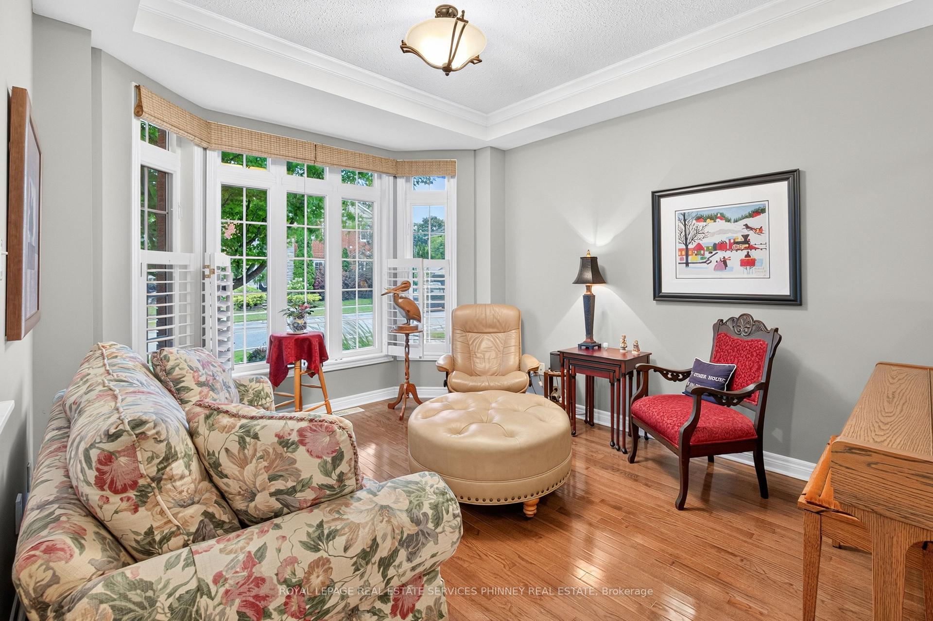 Photo 5 of 211 Creek Path Avenue, Oakville, Bronte — HOMEH