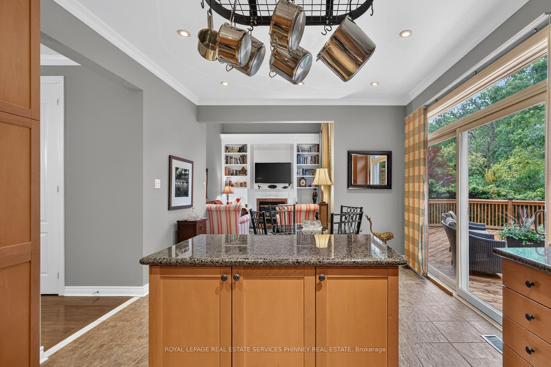 Photo 12 of 211 Creek Path Avenue, Oakville, Bronte — HOMEH