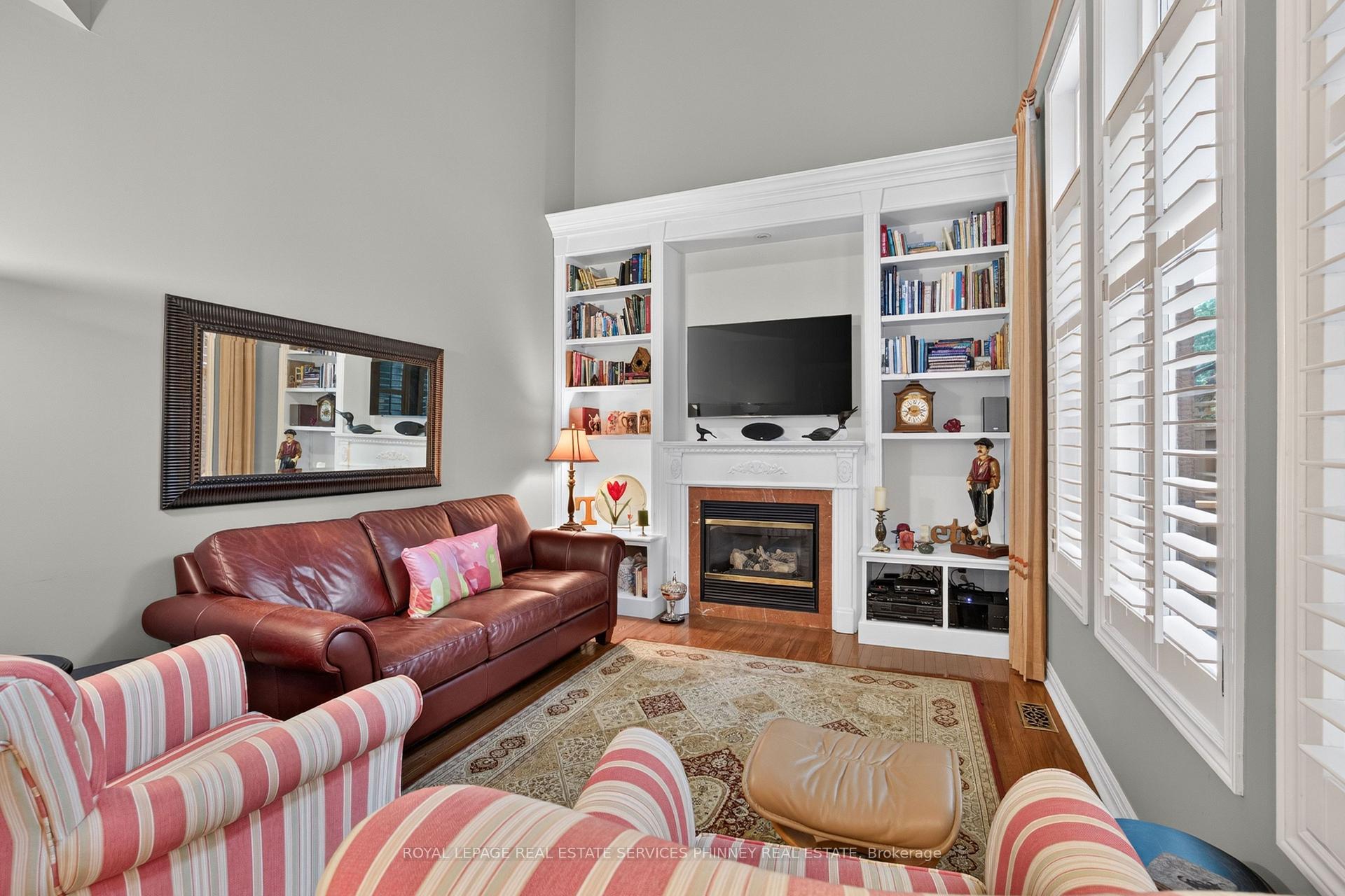 Photo 15 of 211 Creek Path Avenue, Oakville, Bronte — HOMEH