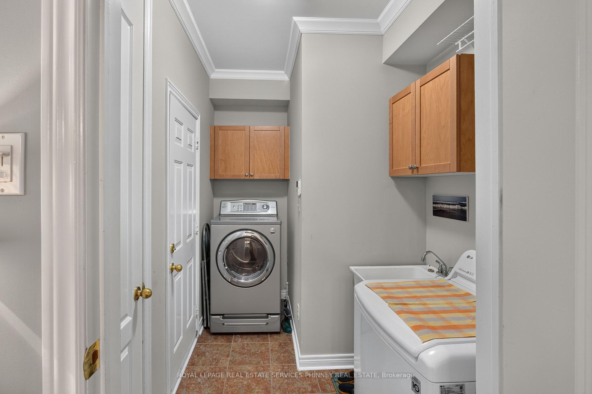 Photo 26 of 211 Creek Path Avenue, Oakville, Bronte — HOMEH