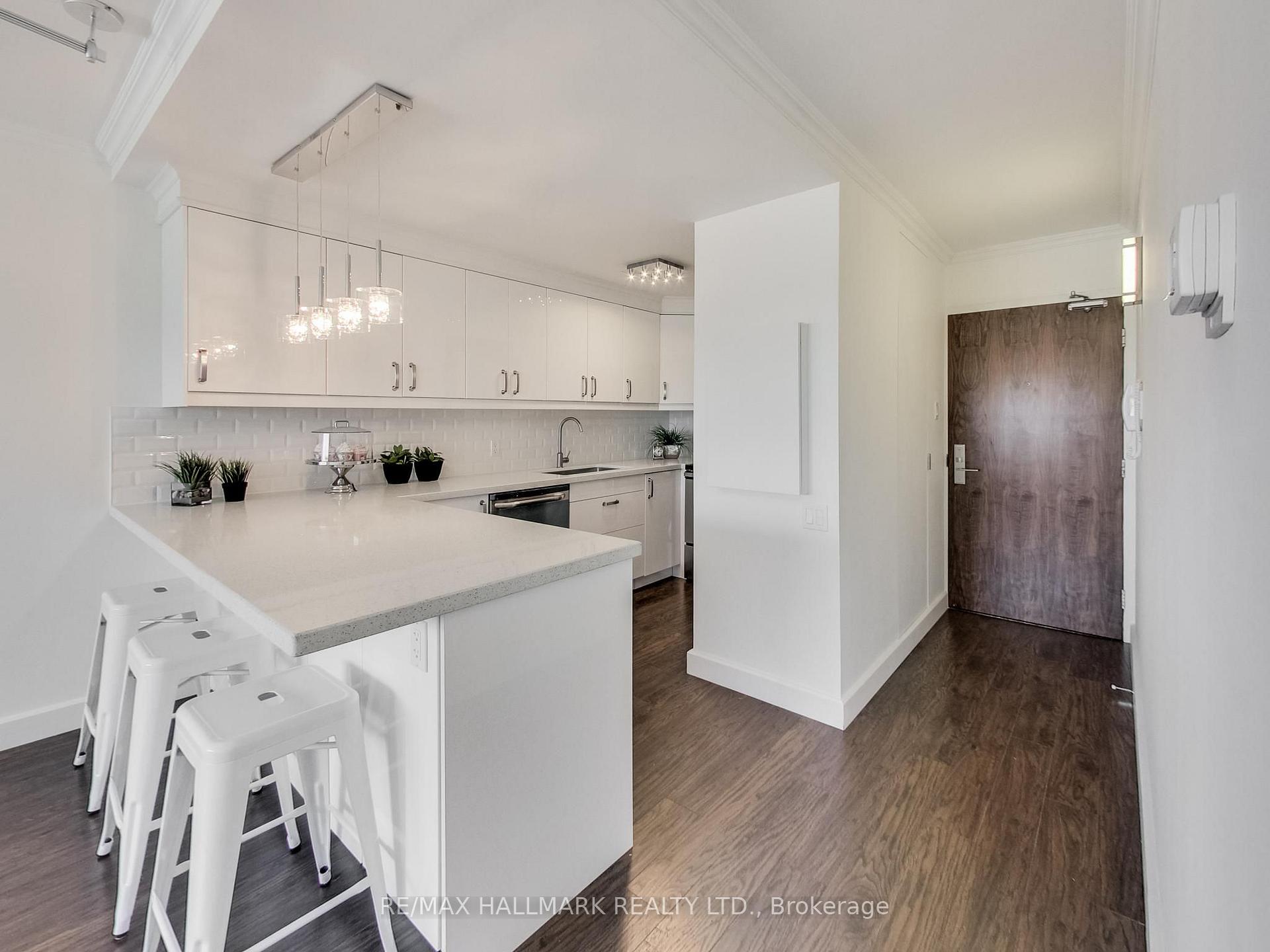 Front of Unit 1509, 914 Yonge Street