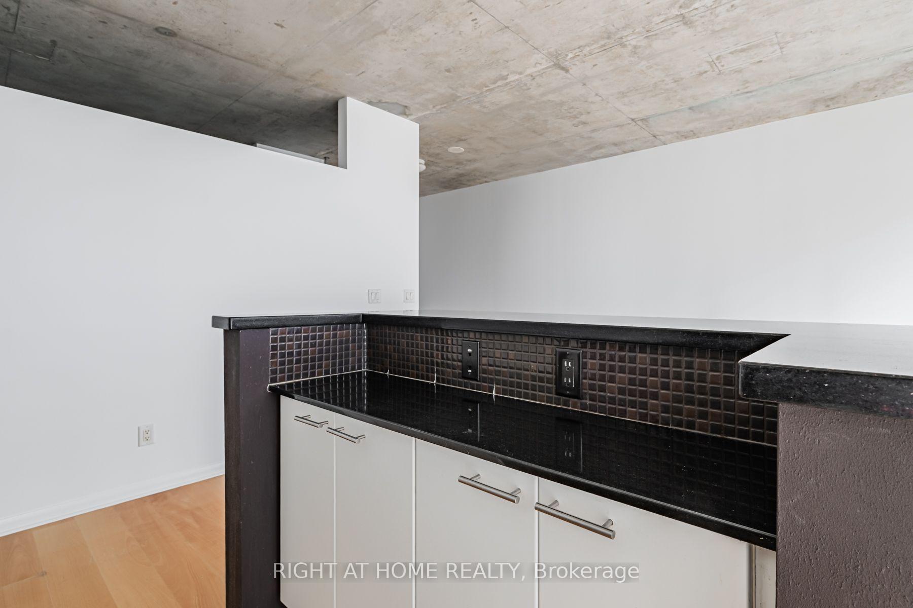 Photo 13 of Unit 418, 333 Adelaide Street E, Toronto, Moss Park — HOMEH