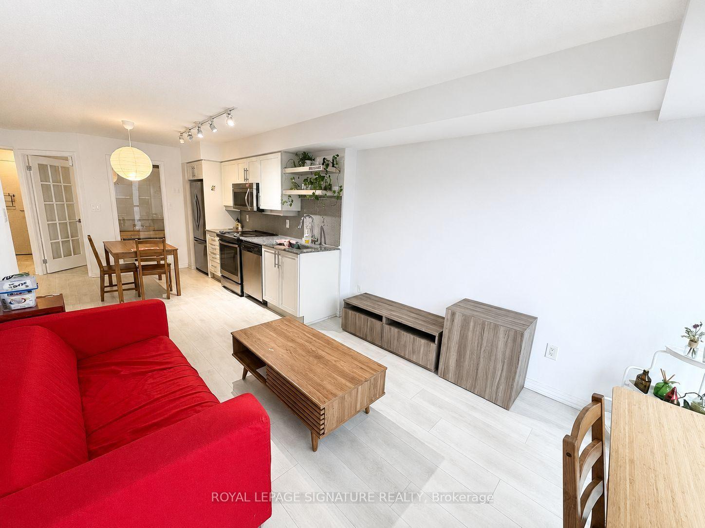 Photo 3 of Unit 903, 400 Adelaide Street E, Toronto, Moss Park — HOMEH