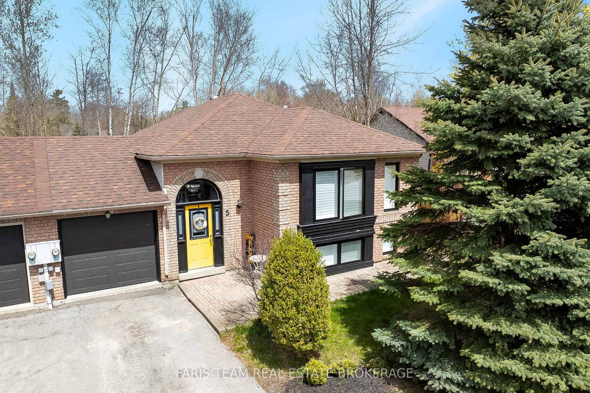 Front of 5 Harbour Crescent