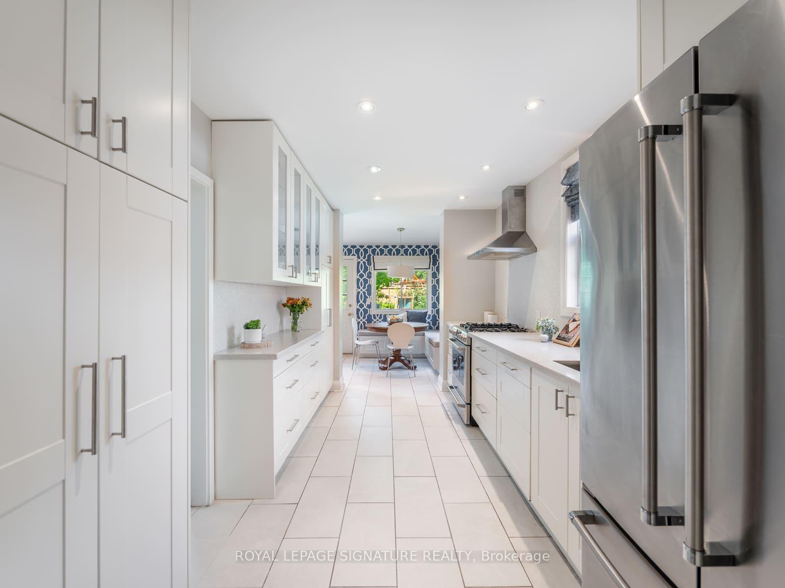 Photo 11 of 31 Brookview Drive, Toronto, Englemount-Lawrence — HOMEH