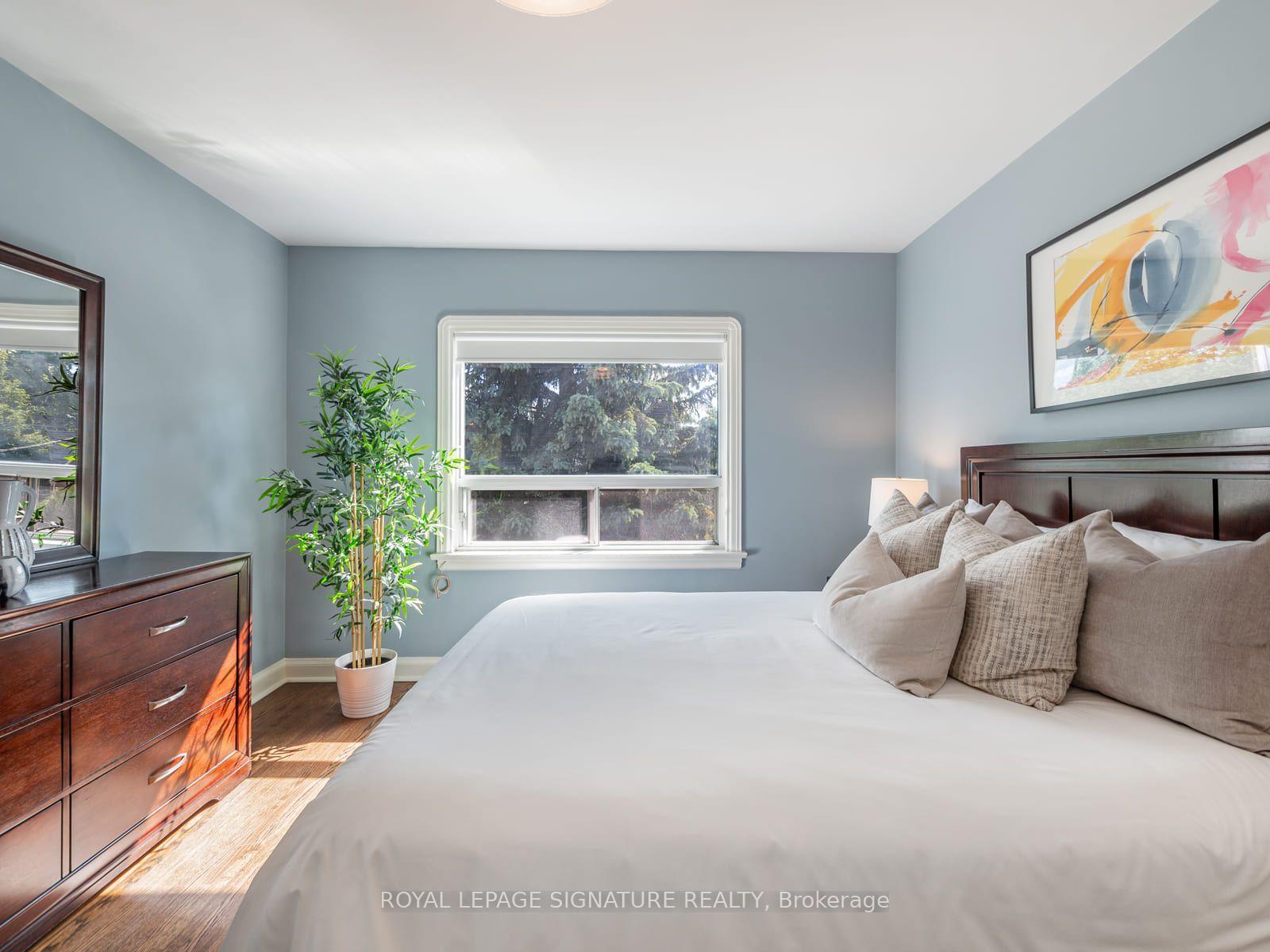 Photo 18 of 31 Brookview Drive, Toronto, Englemount-Lawrence — HOMEH