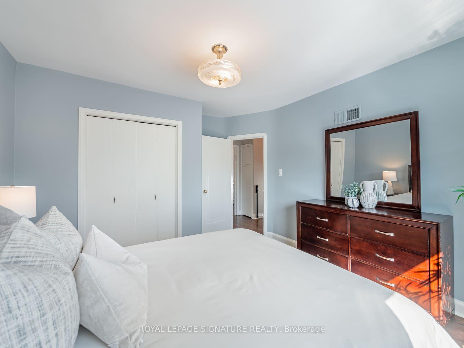 Photo 19 of 31 Brookview Drive, Toronto, Englemount-Lawrence — HOMEH