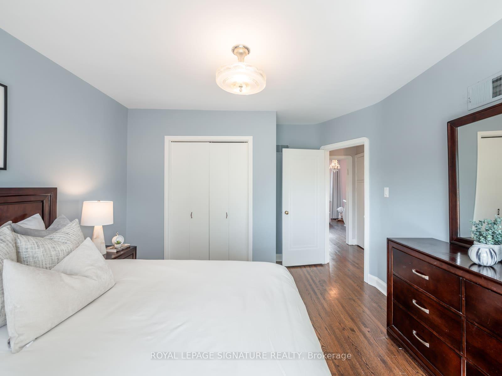 Photo 20 of 31 Brookview Drive, Toronto, Englemount-Lawrence — HOMEH