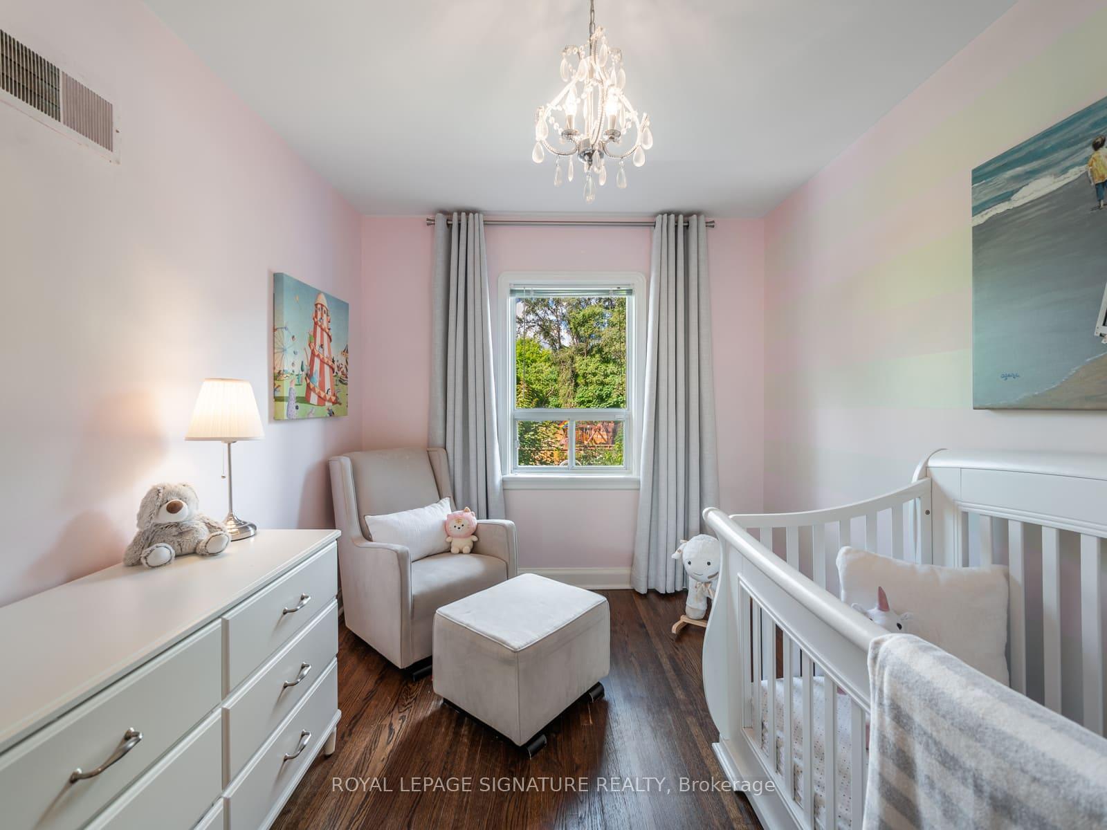 Photo 23 of 31 Brookview Drive, Toronto, Englemount-Lawrence — HOMEH