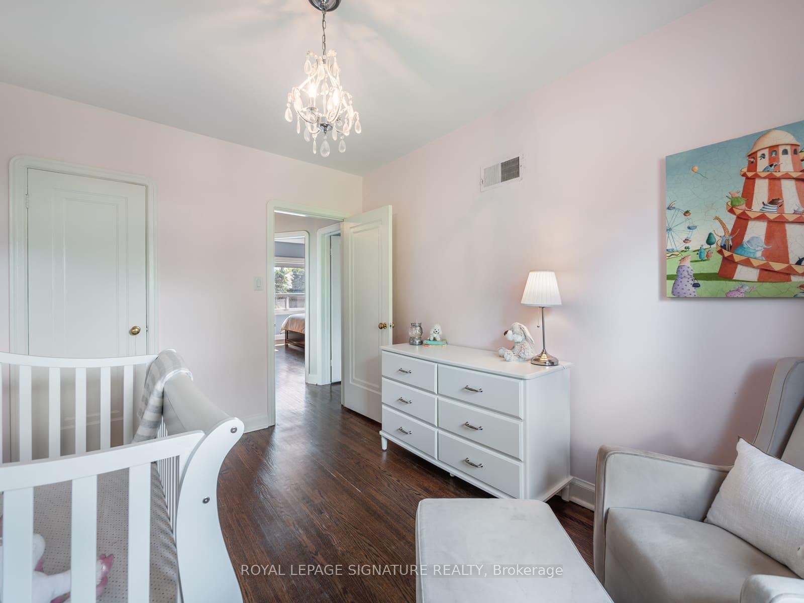 Photo 24 of 31 Brookview Drive, Toronto, Englemount-Lawrence — HOMEH