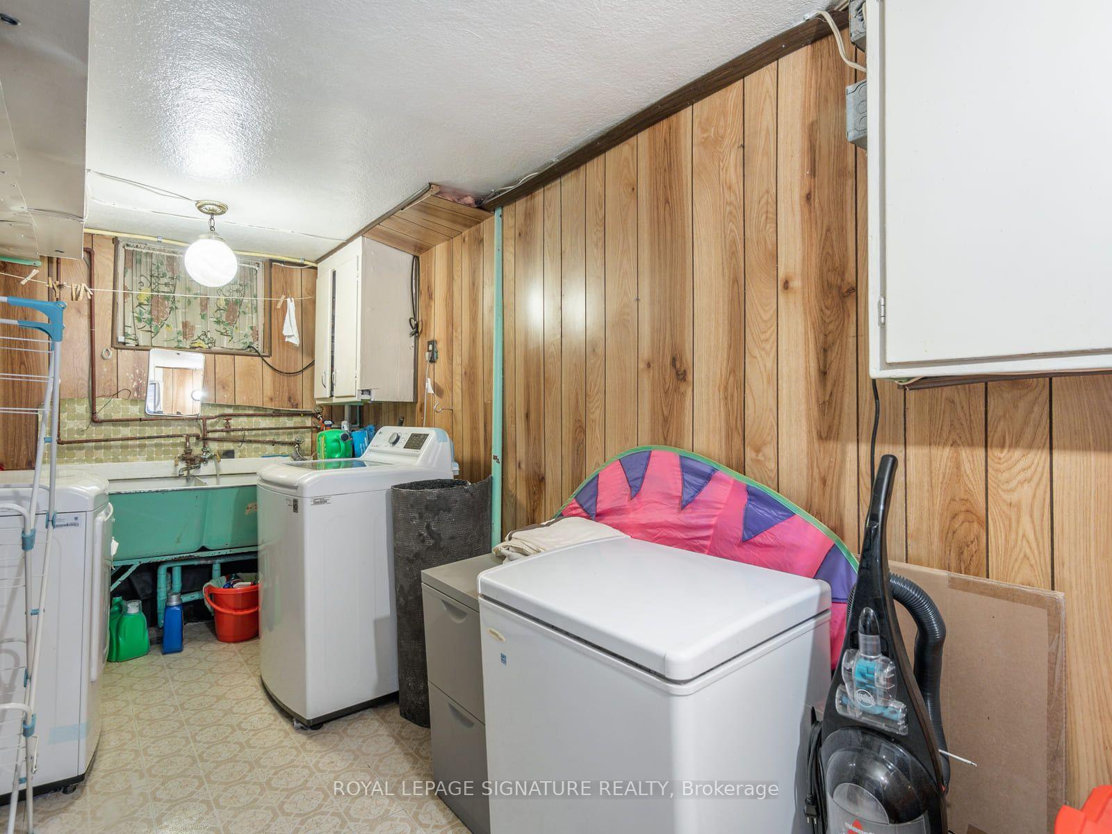 Photo 30 of 31 Brookview Drive, Toronto, Englemount-Lawrence — HOMEH