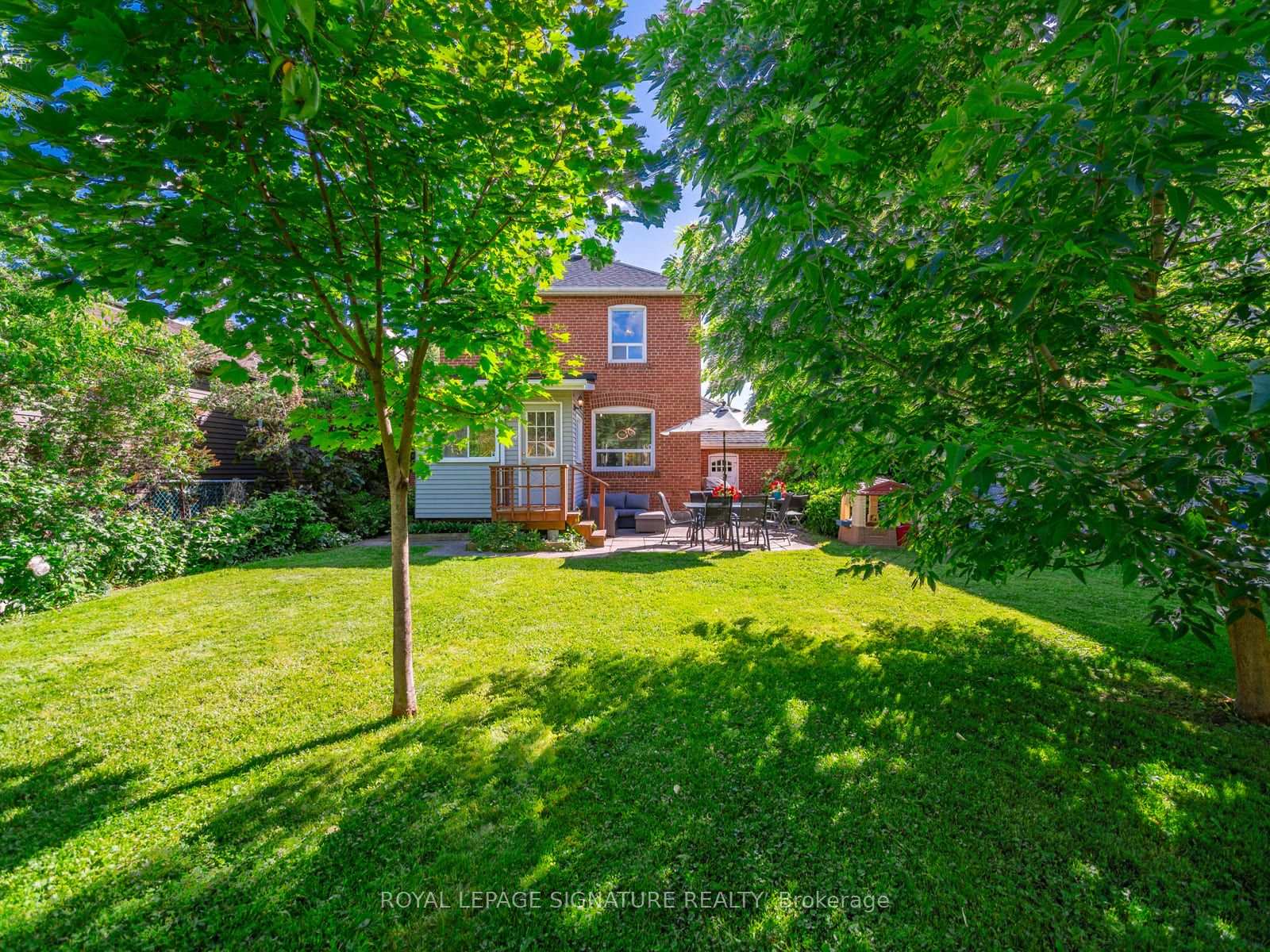Photo 37 of 31 Brookview Drive, Toronto, Englemount-Lawrence — HOMEH
