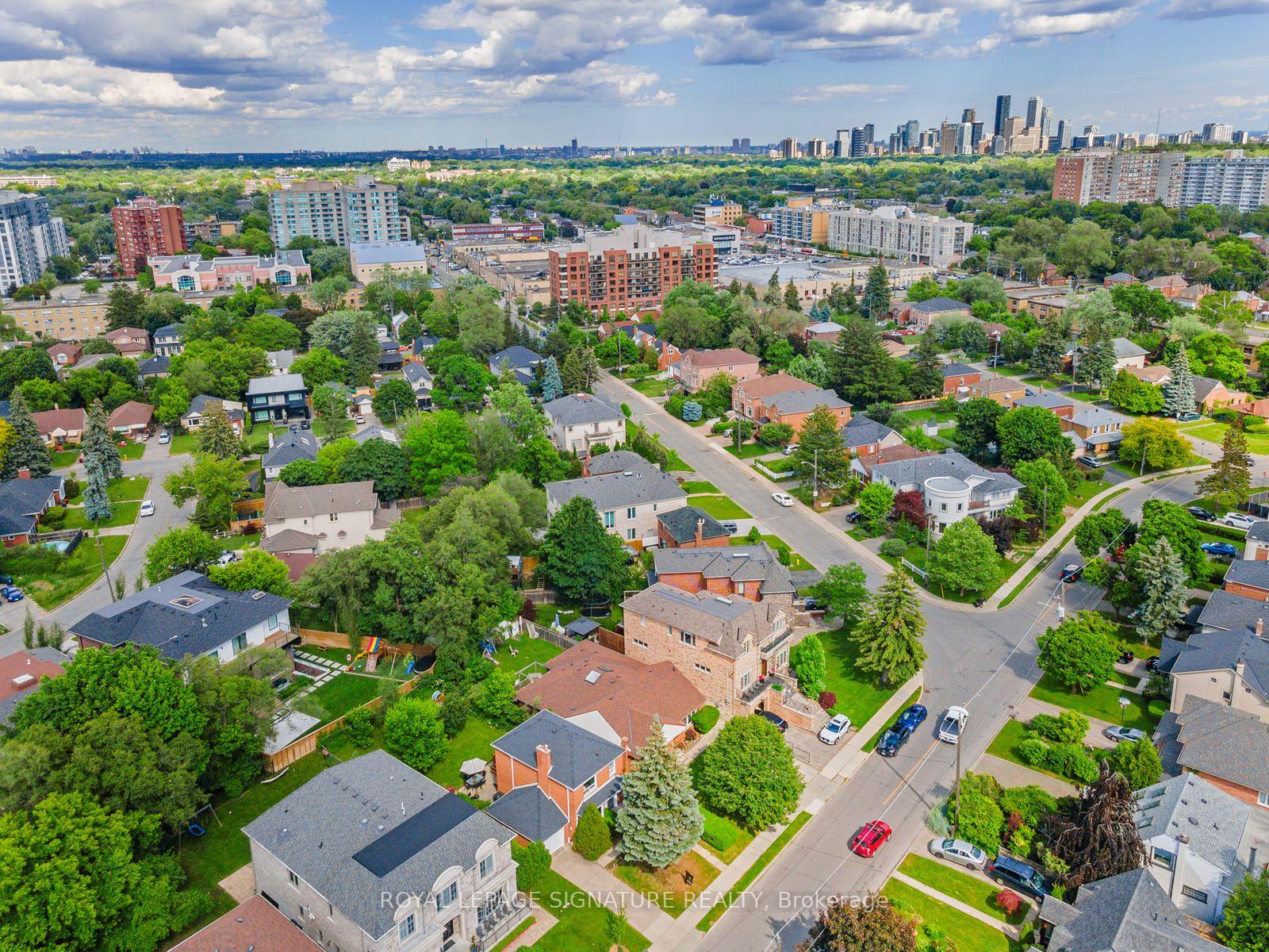 Photo 40 of 31 Brookview Drive, Toronto, Englemount-Lawrence — HOMEH