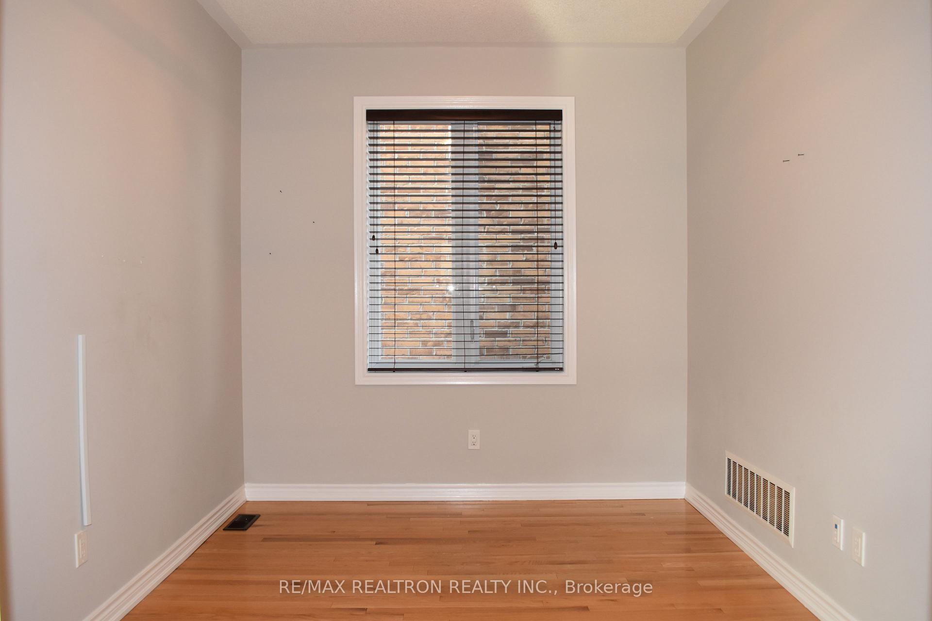 Photo 22 of 15 Burning Springs Place, Whitby, Brooklin — HOMEH