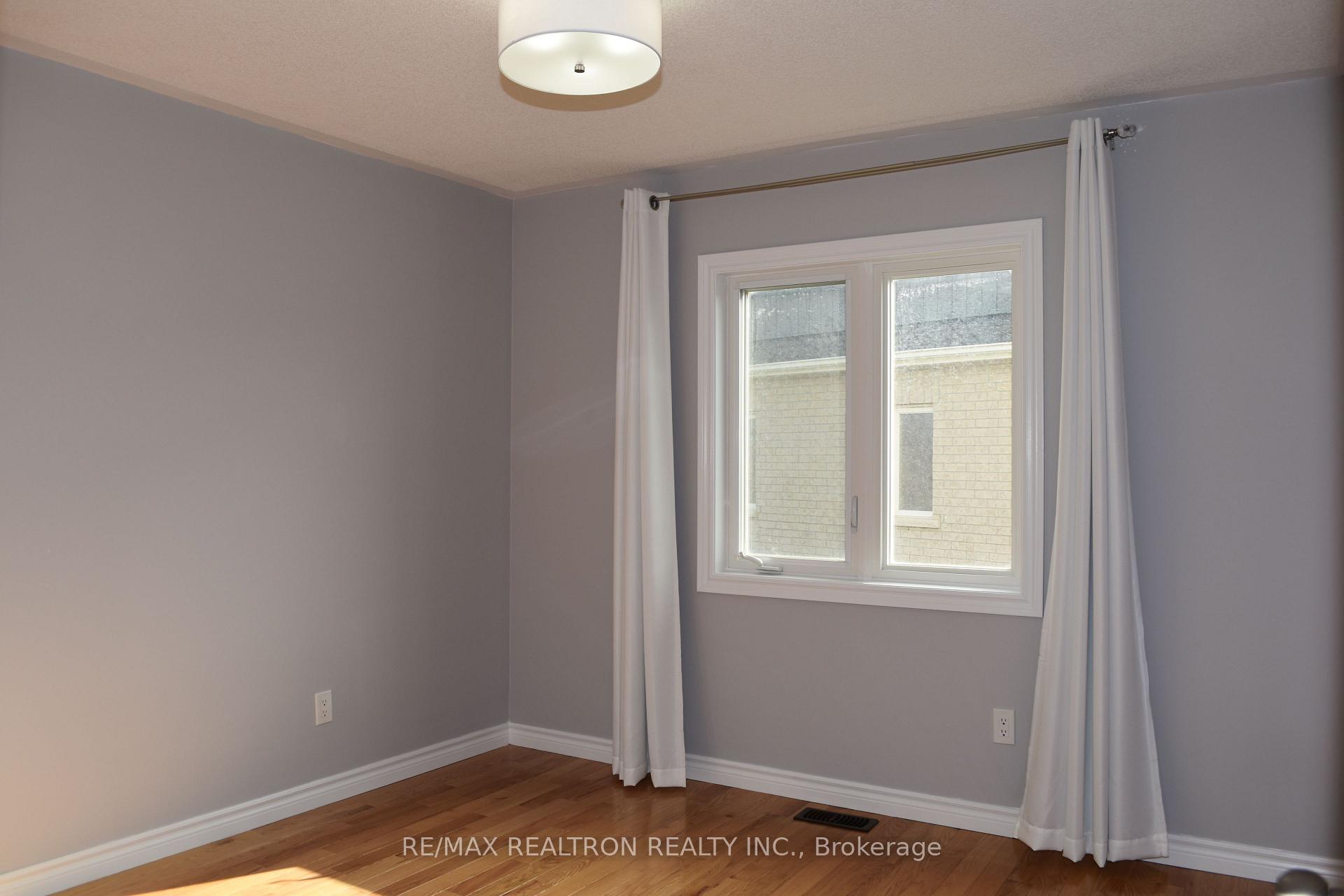 Photo 29 of 15 Burning Springs Place, Whitby, Brooklin — HOMEH