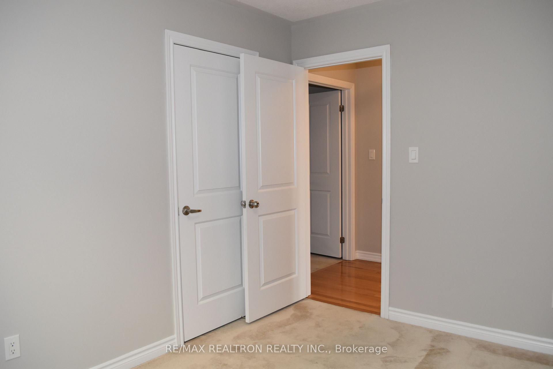 Photo 36 of 15 Burning Springs Place, Whitby, Brooklin — HOMEH