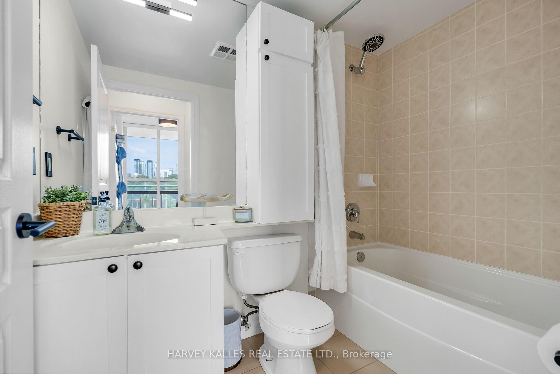 Photo 23 of Unit 505, 1801 Bayview Avenue, Toronto, Leaside — HOMEH