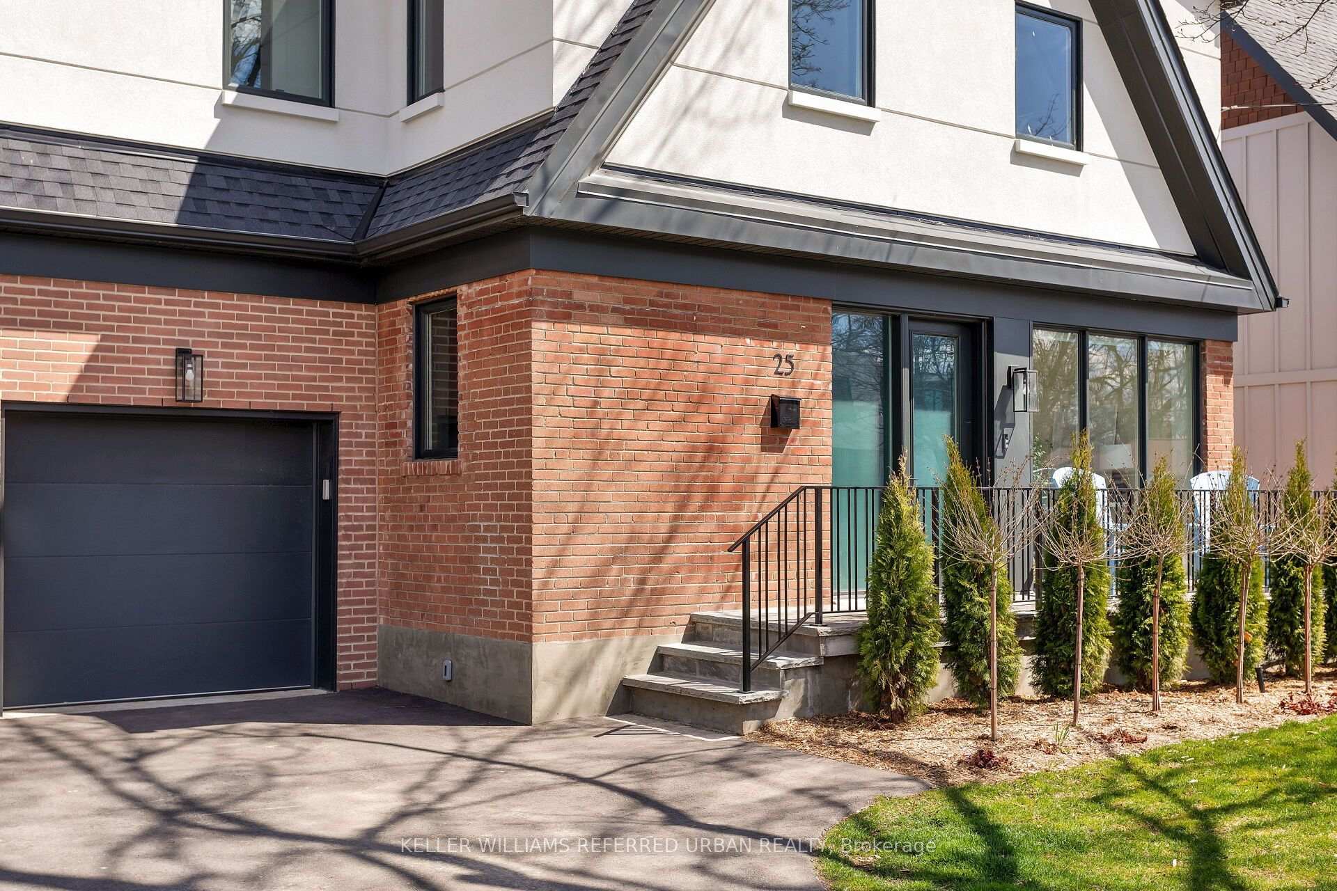 Photo 3 of 25 Delma Drive, Etobicoke, Alderwood — HOMEH