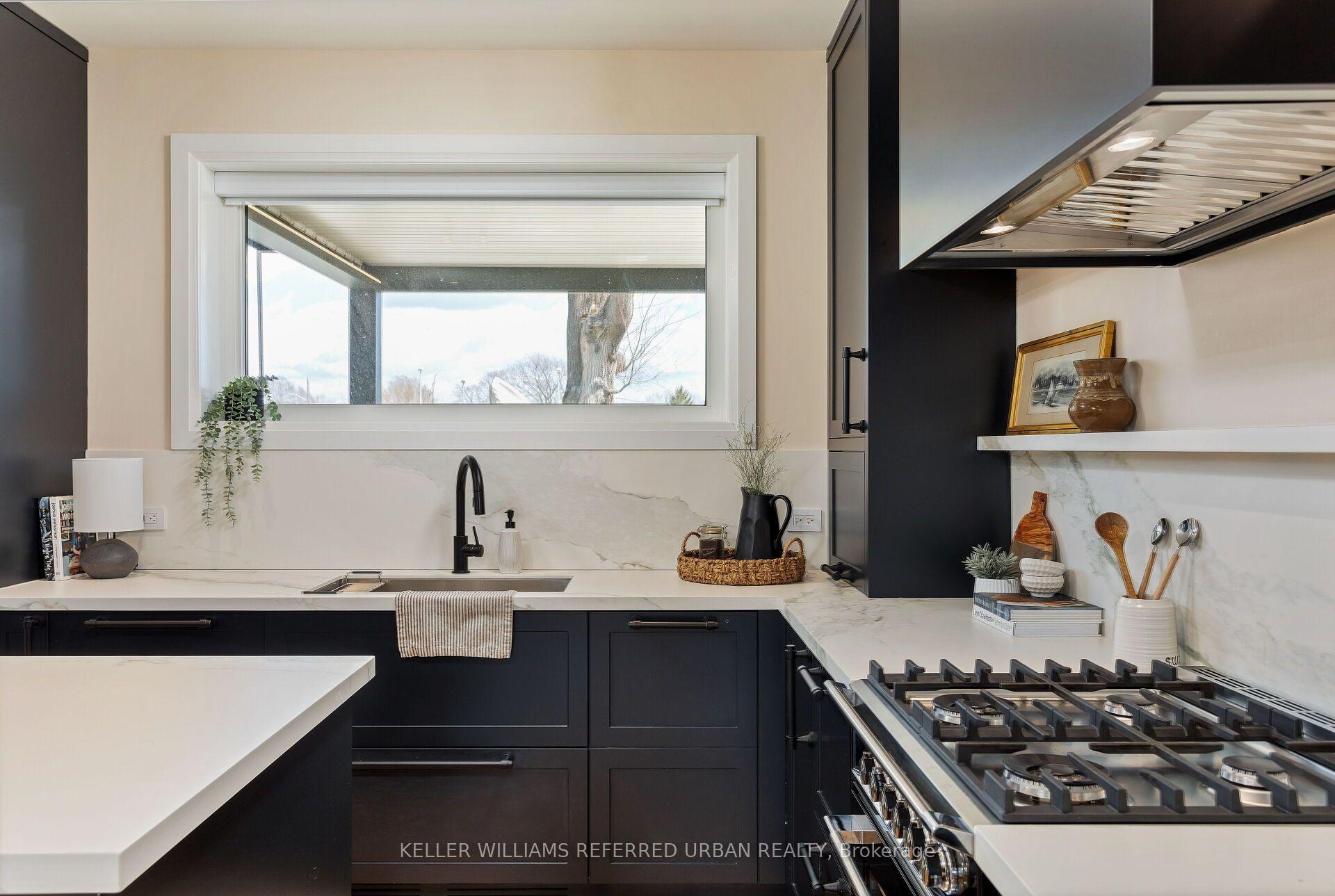 Photo 15 of 25 Delma Drive, Etobicoke, Alderwood — HOMEH