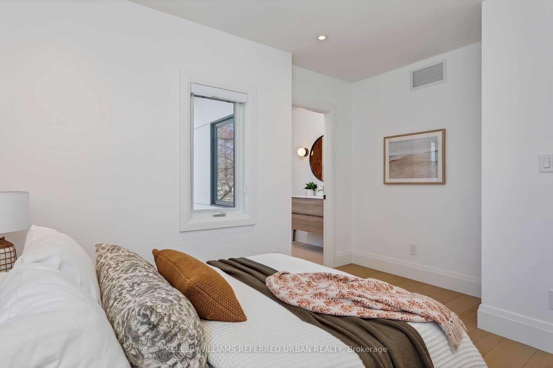 Photo 36 of 25 Delma Drive, Etobicoke, Alderwood — HOMEH