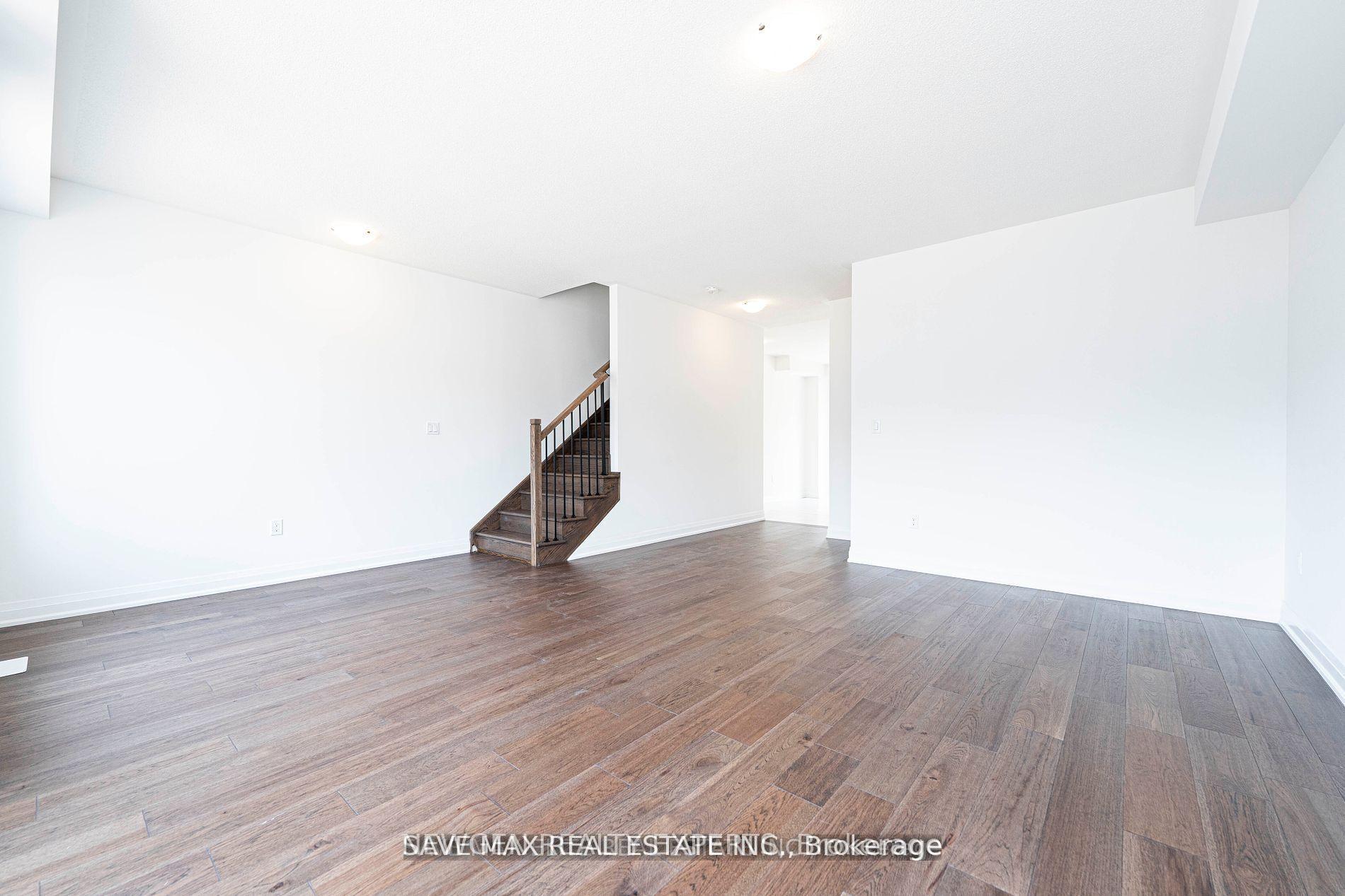 Photo 9 of 74 Windtree Way, Halton Hills, Georgetown — HOMEH