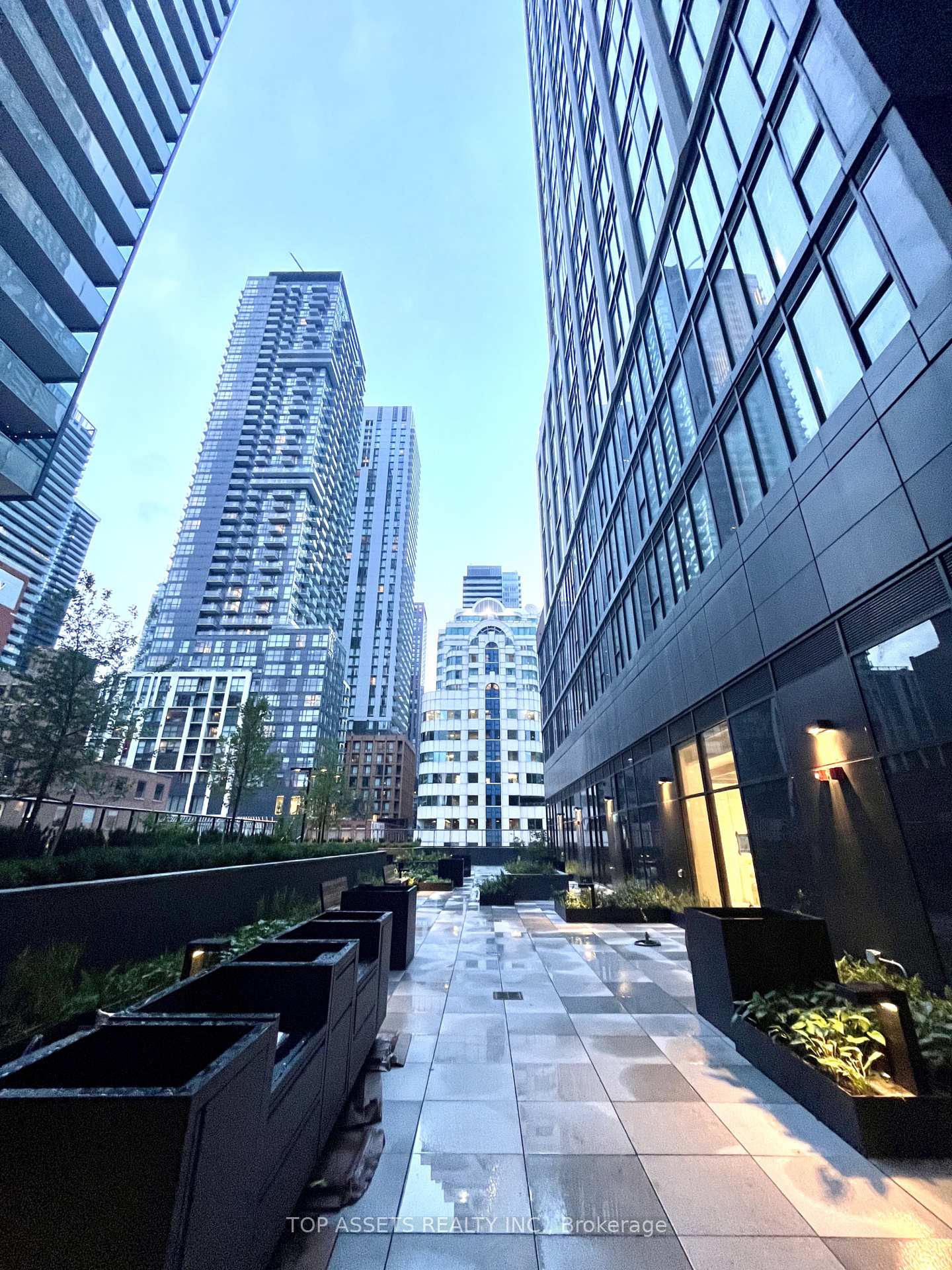 Photo 4 of Unit 608, 400 King Street W, Toronto, Waterfront Communities — HOMEH