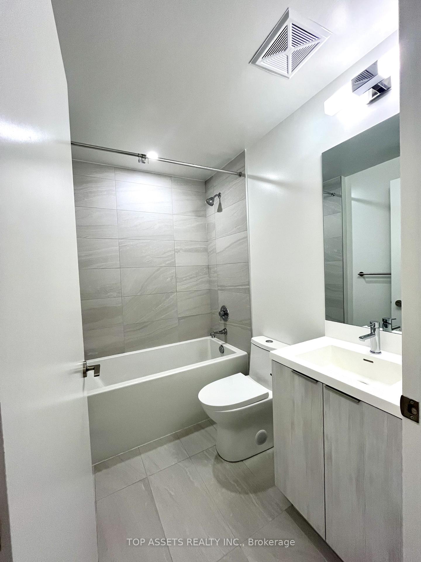 Photo 6 of Unit 608, 400 King Street W, Toronto, Waterfront Communities — HOMEH